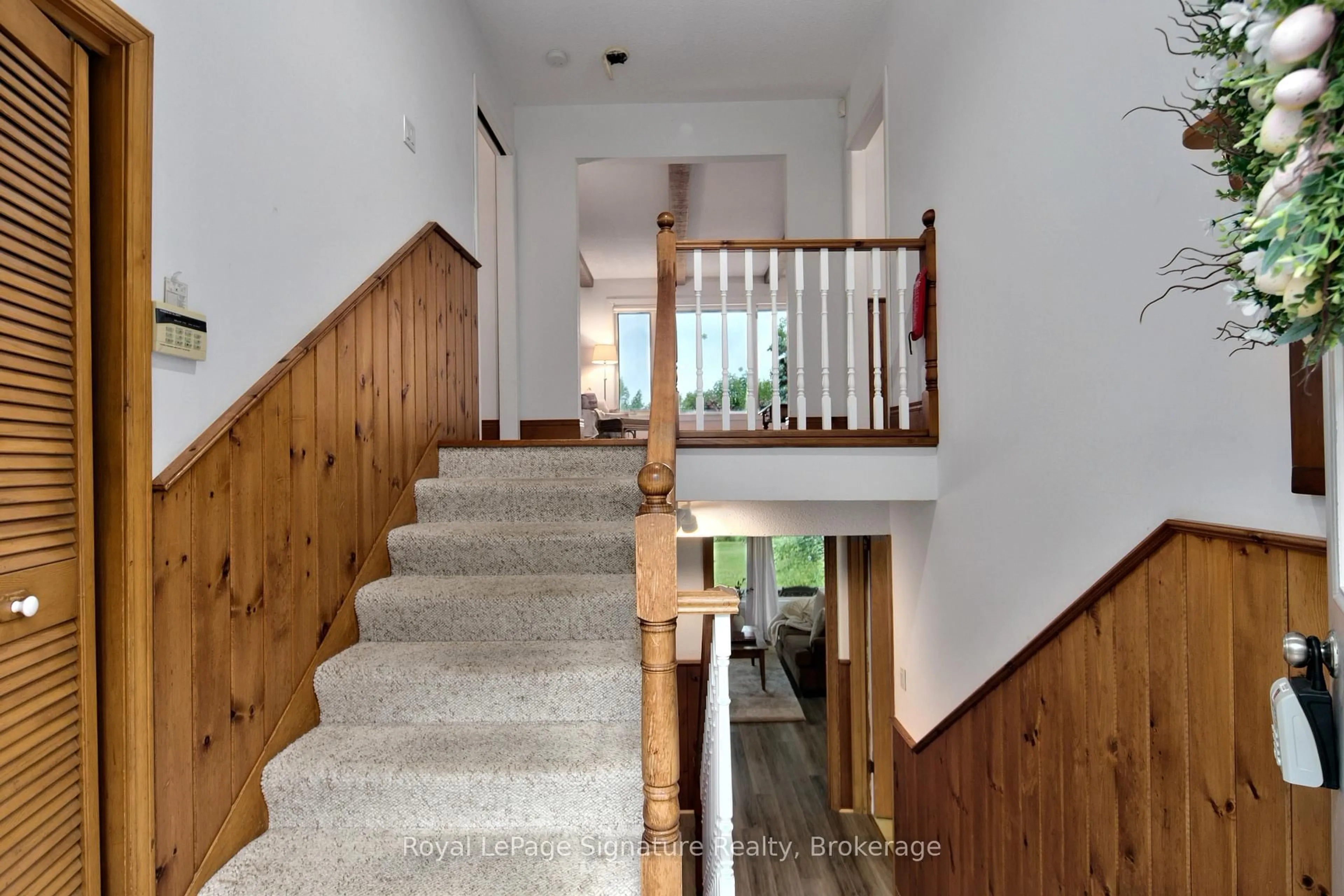 Indoor foyer for 194700 Grey Road 13 Rd, Grey Highlands Ontario N0C 1E0