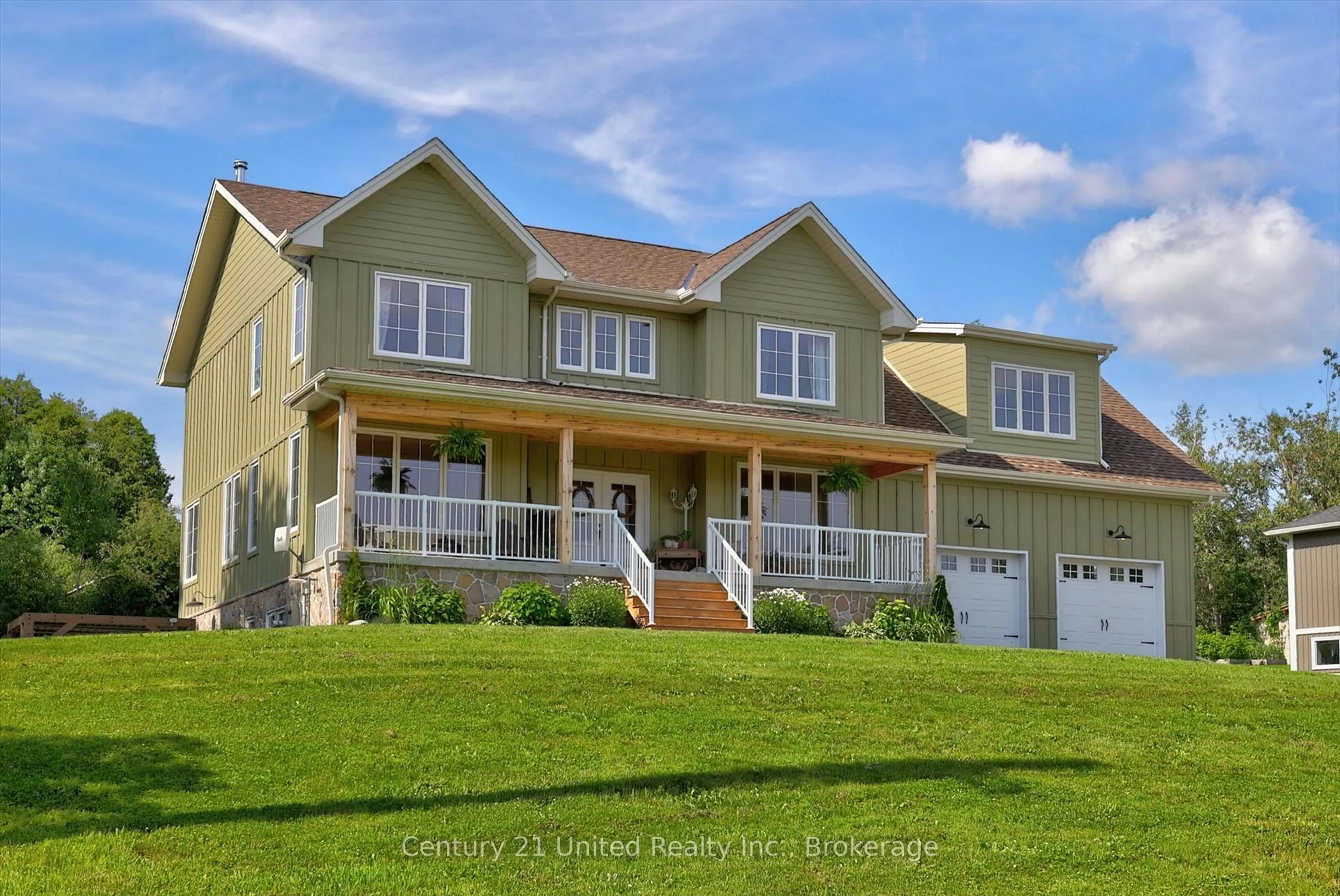 Home with vinyl exterior material, unknown for 38 Darling Dr, Selwyn Ontario K0L 1T0