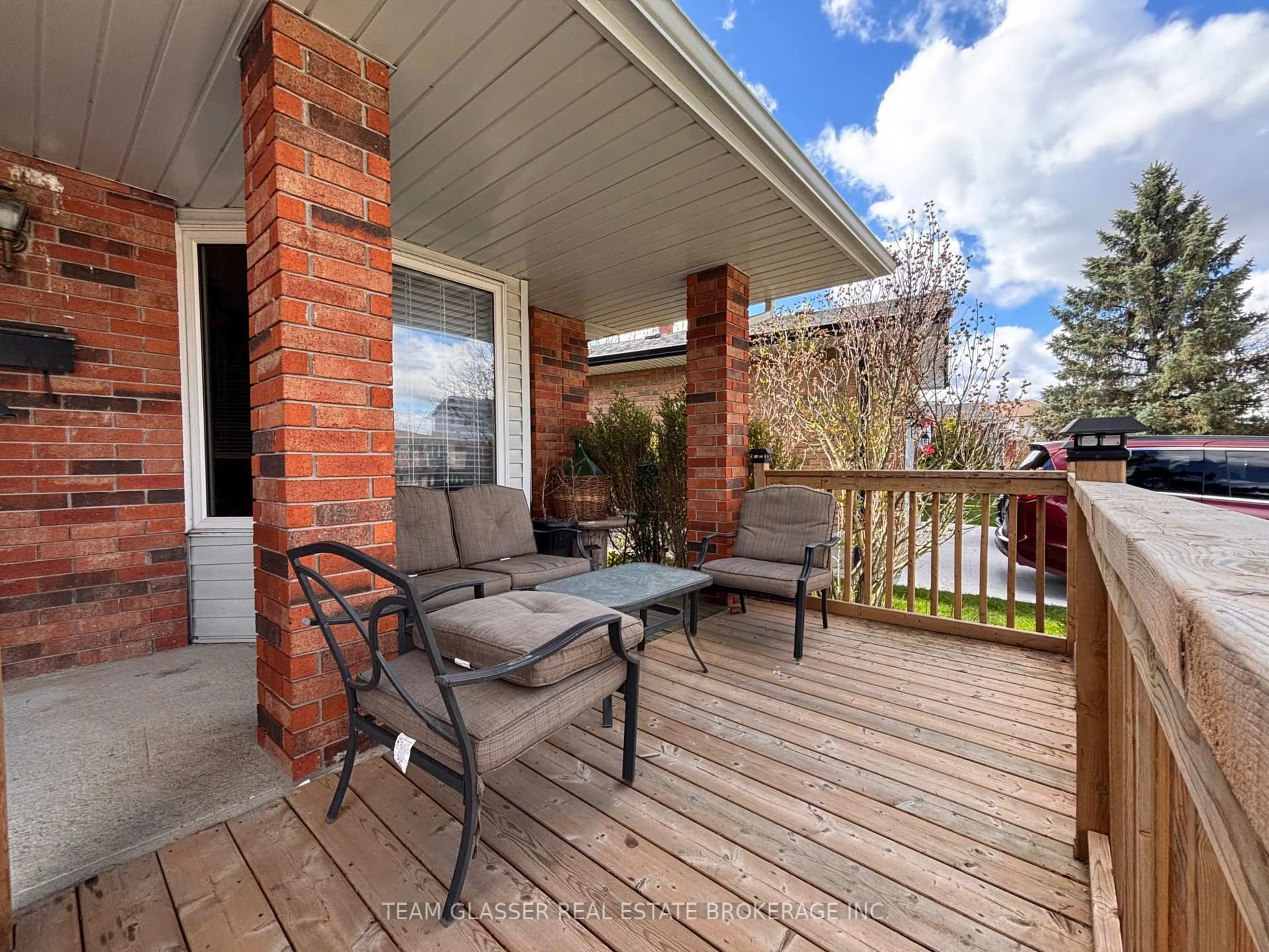 Patio, street for 1082 LAWSON Rd, London North Ontario N6G 2X9
