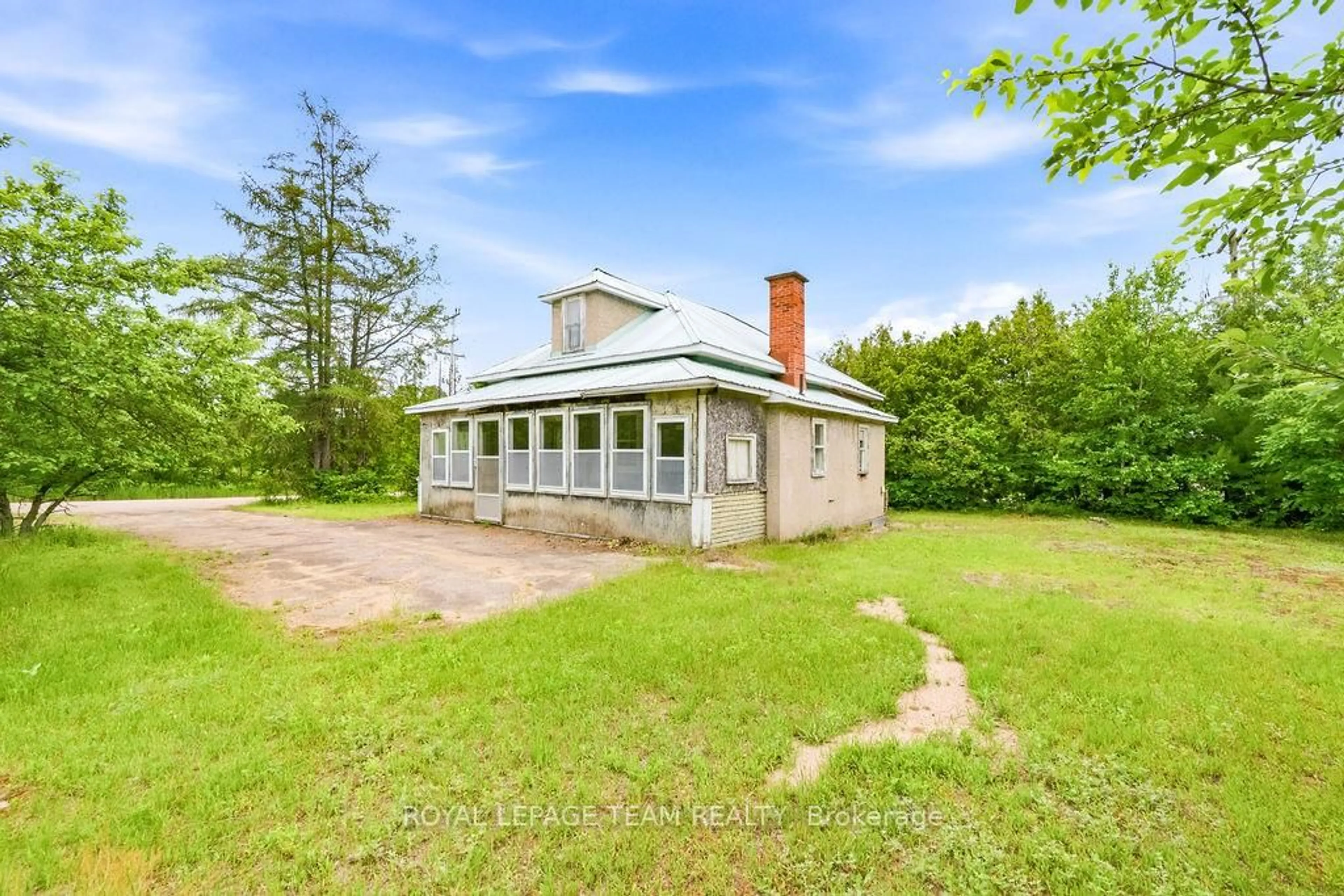 A pic from outside/outdoor area/front of a property/back of a property/a pic from drone, building for 19 Lepinski Rd, Barry's Bay Ontario K0J 1B0