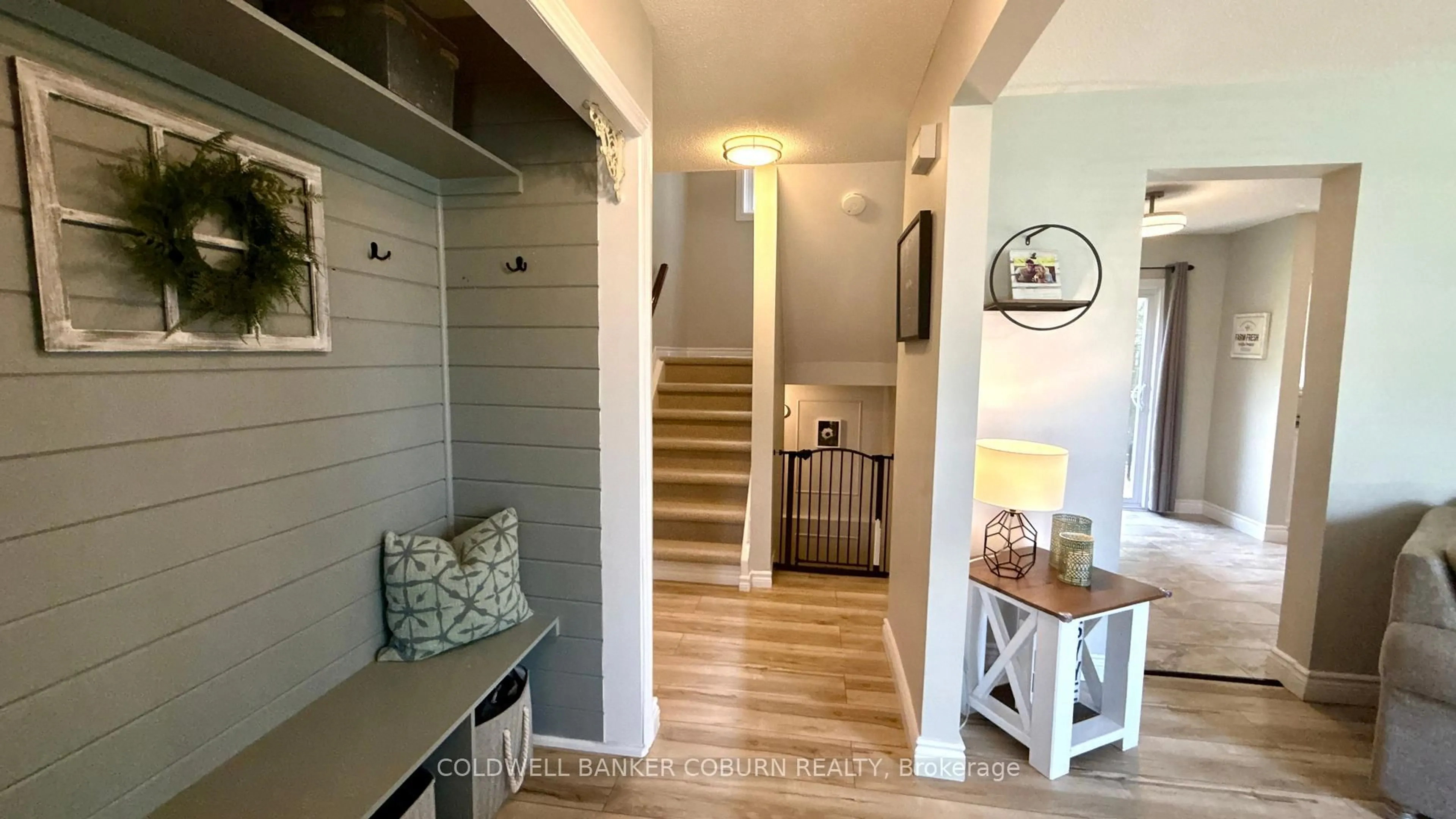 Indoor entryway for 96 Mississippi Rd, Carleton Place Ontario K7C 4E4
