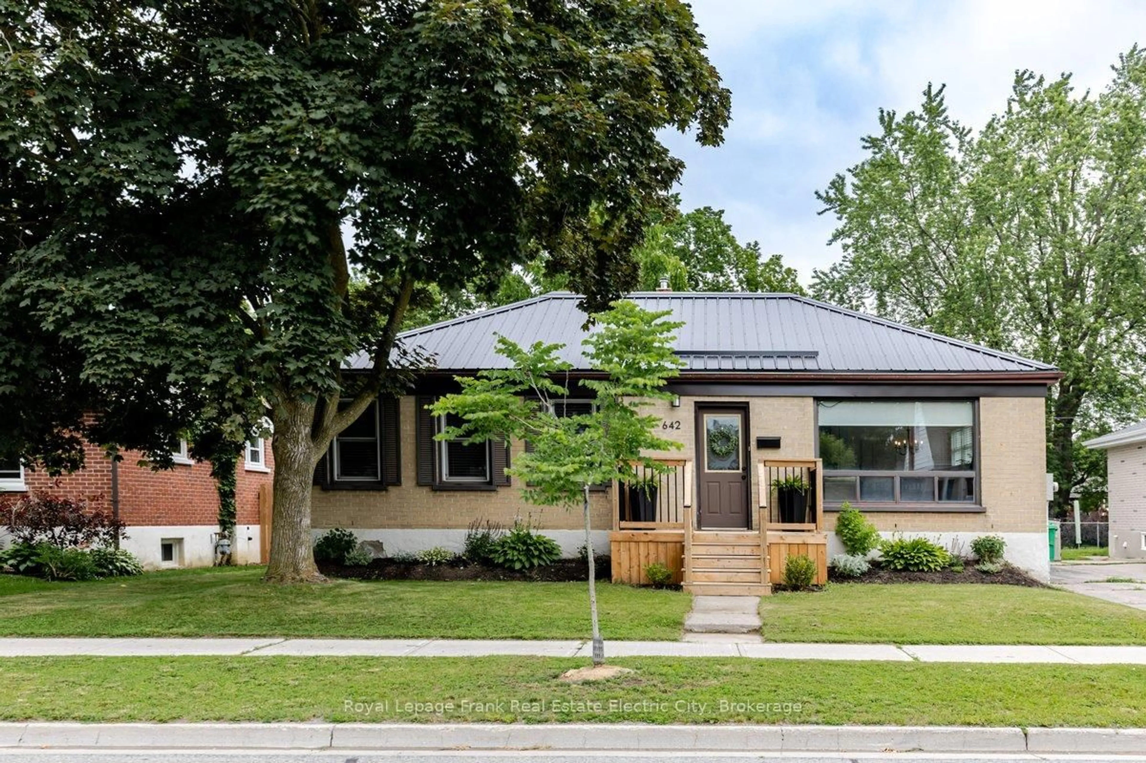 Home with brick exterior material, street for 642 Bellaire St, Peterborough Ontario K9J 3Y6