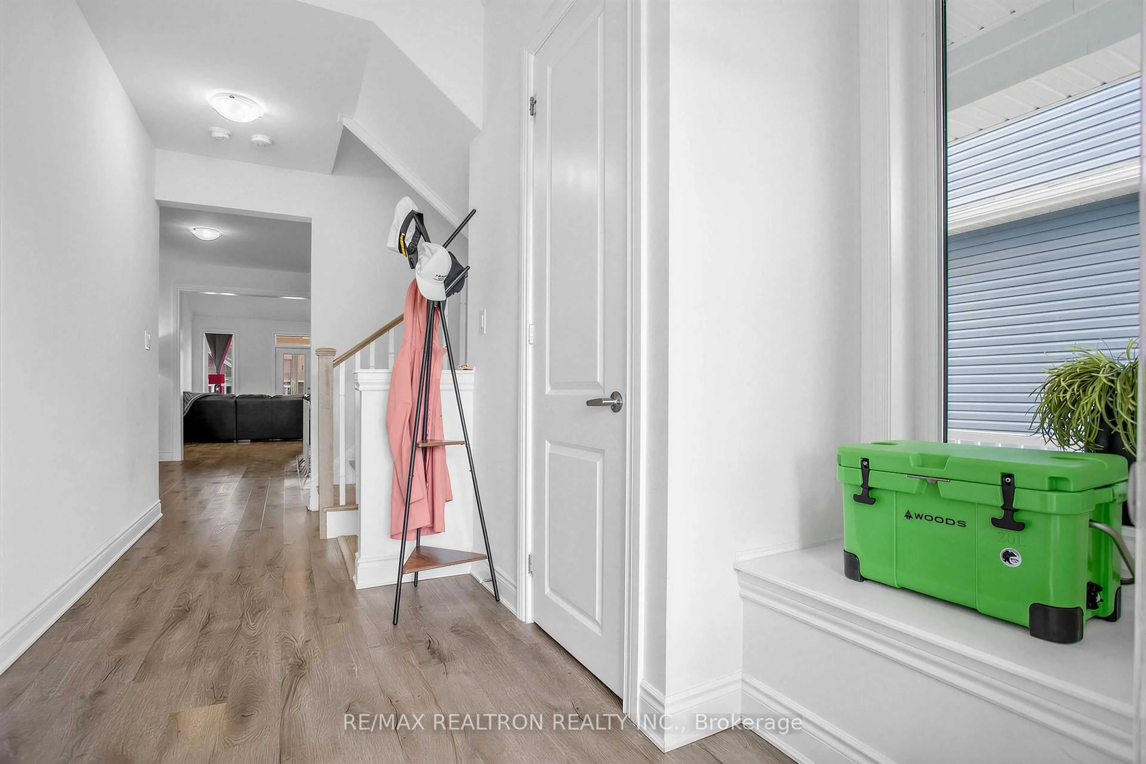 Indoor entryway for 38 Chambery St, Bracebridge Ontario P1L 0N4