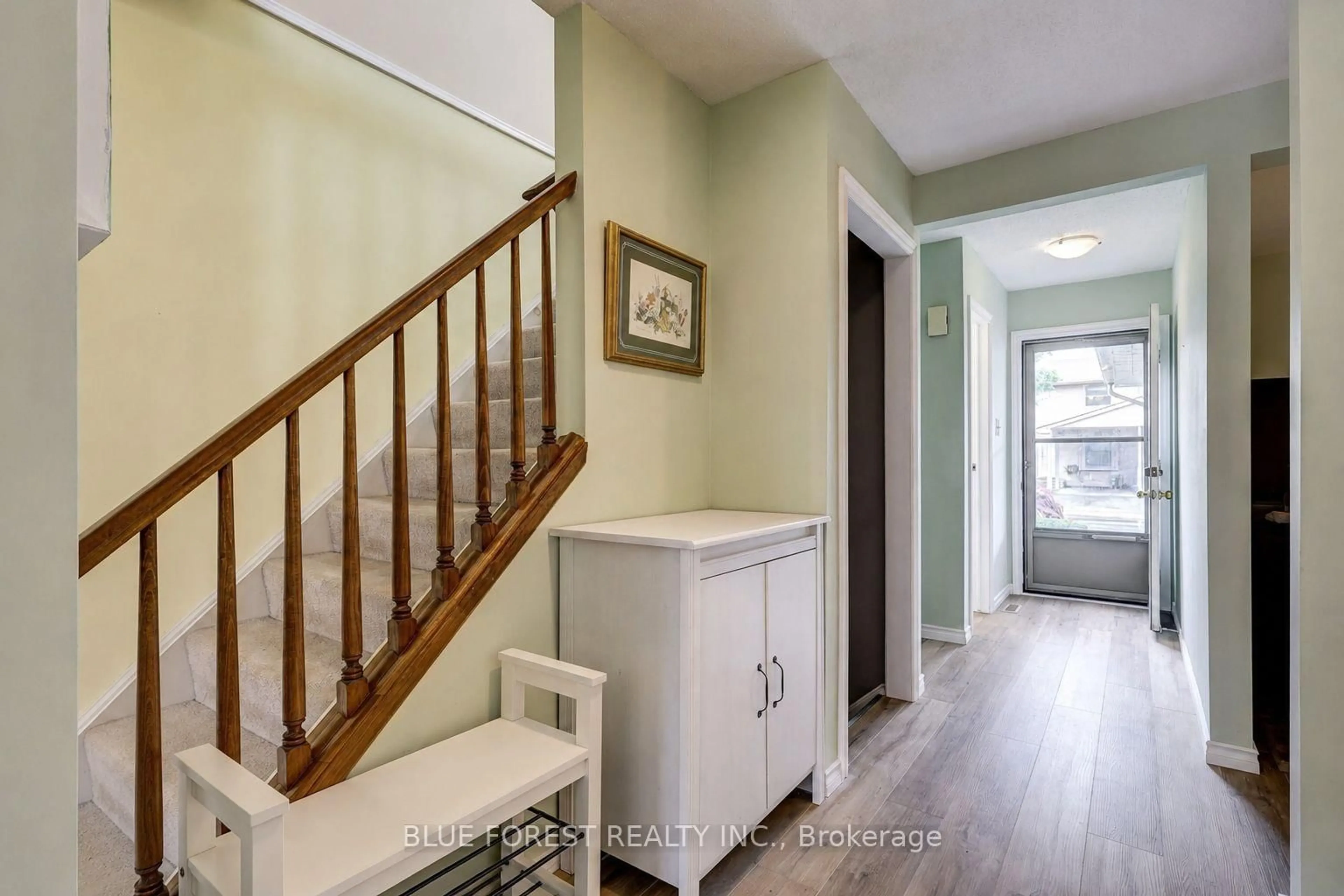 Indoor entryway for 25 ERICA Cres #24, London South Ontario N6E 3R6