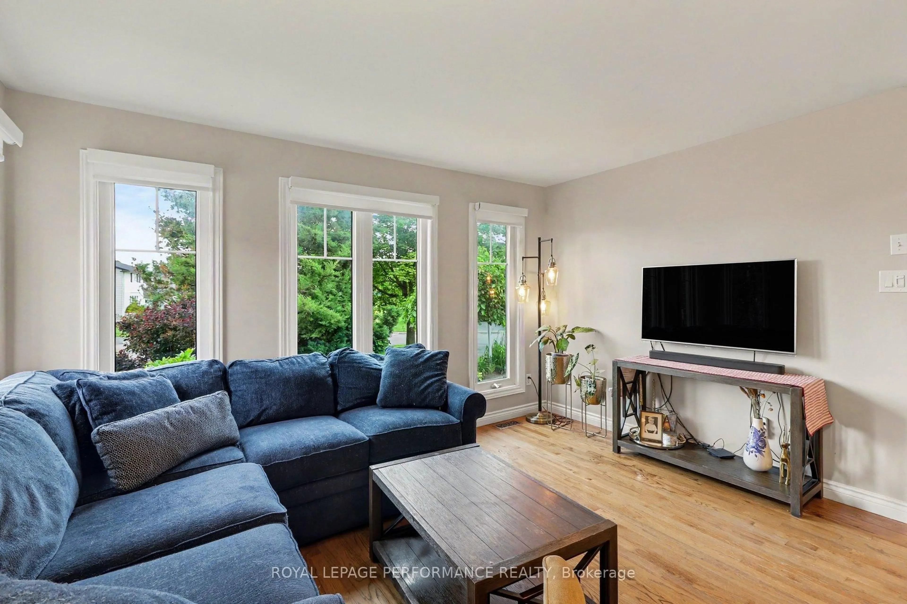 Living room with furniture, unknown for 1444 Charlebois Ave, Ottawa Ontario K1E 3W5