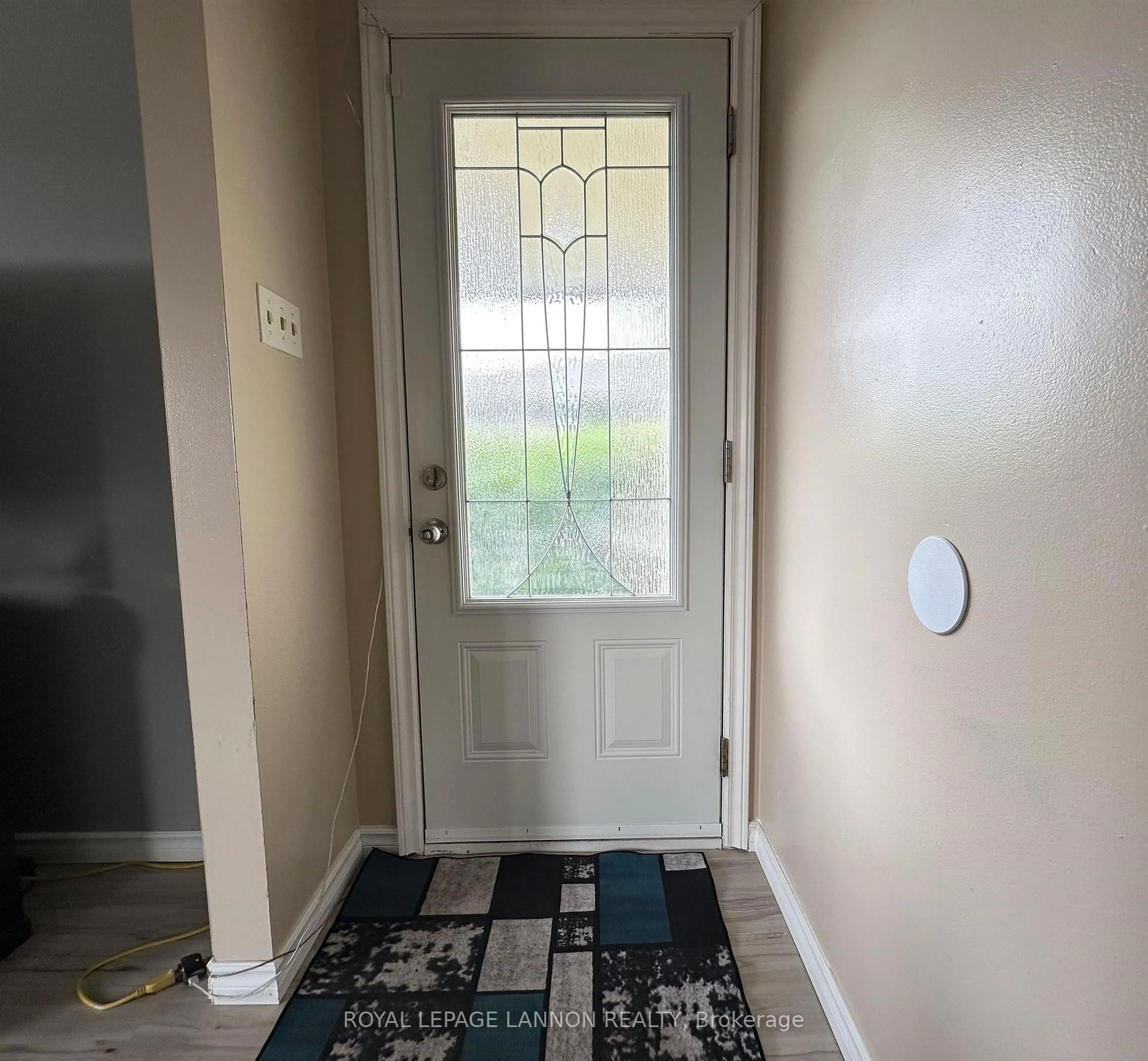 Indoor entryway for 251 Strand Ave, Thunder Bay Ontario P7B 5A5