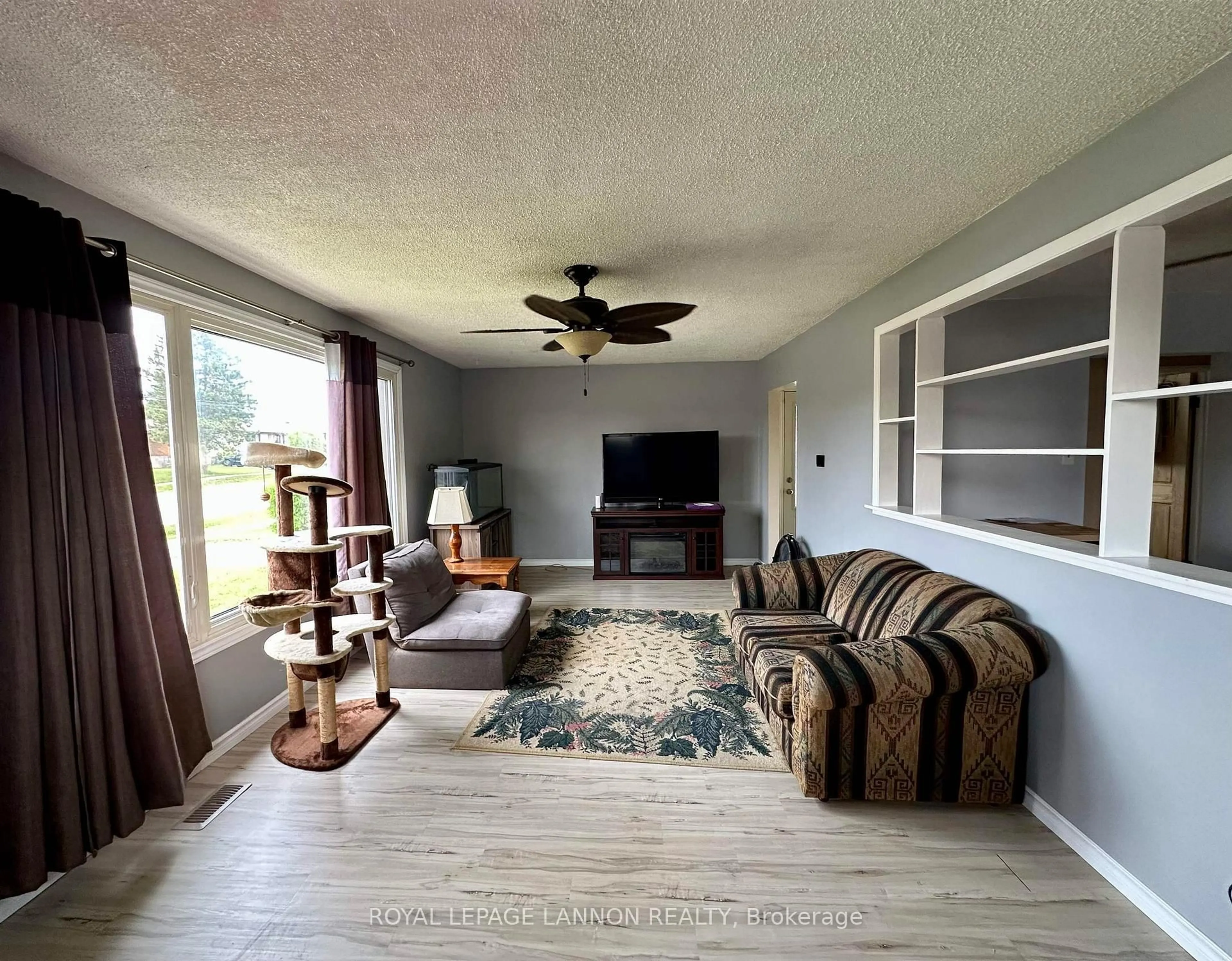 Living room with furniture, unknown for 251 Strand Ave, Thunder Bay Ontario P7B 5A5