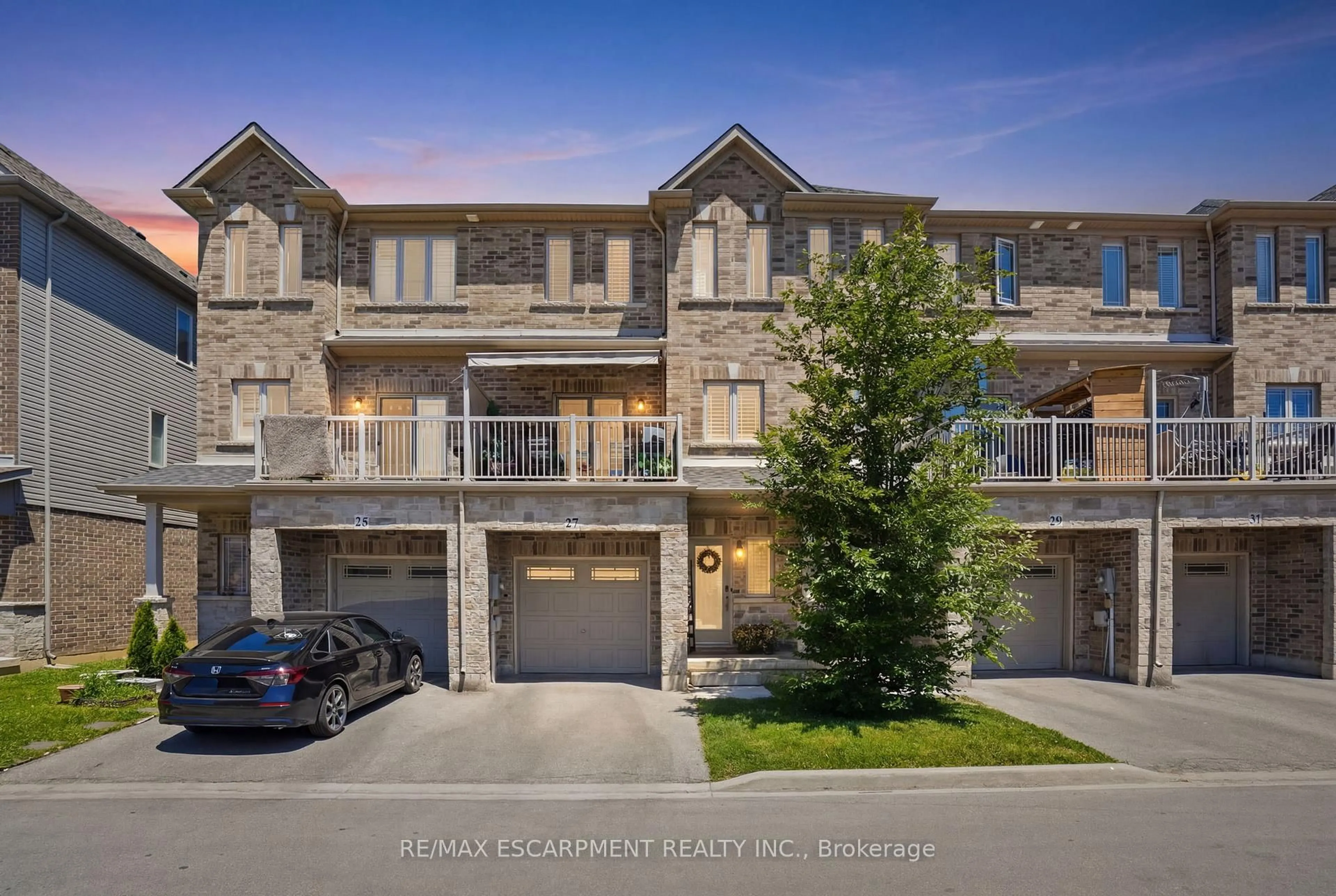 A pic from outside/outdoor area/front of a property/back of a property/a pic from drone, street for 27 Crossings Way, Hamilton Ontario L0R 1P0