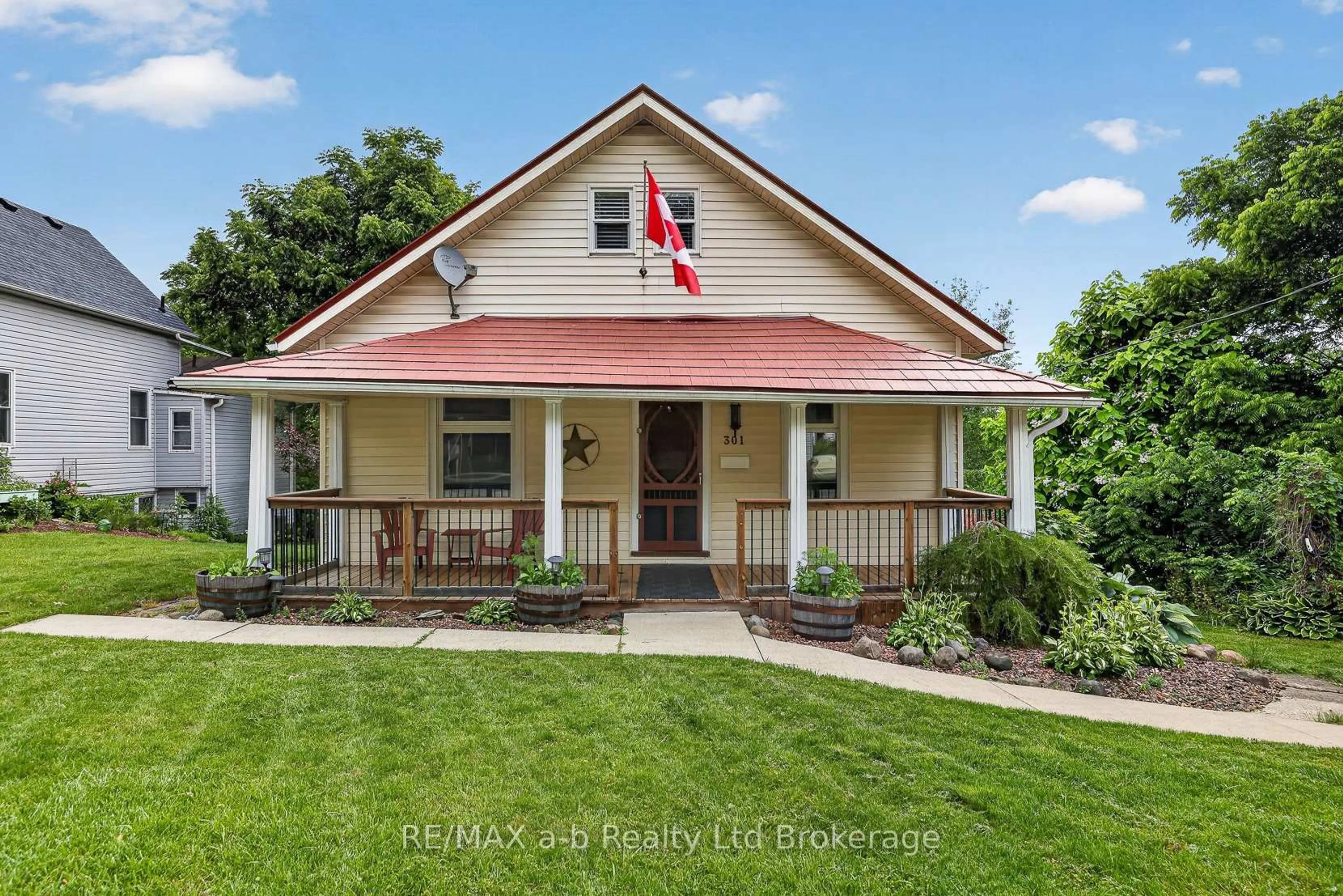 Unknown for 301 Thames St, Ingersoll Ontario N5C 2T8