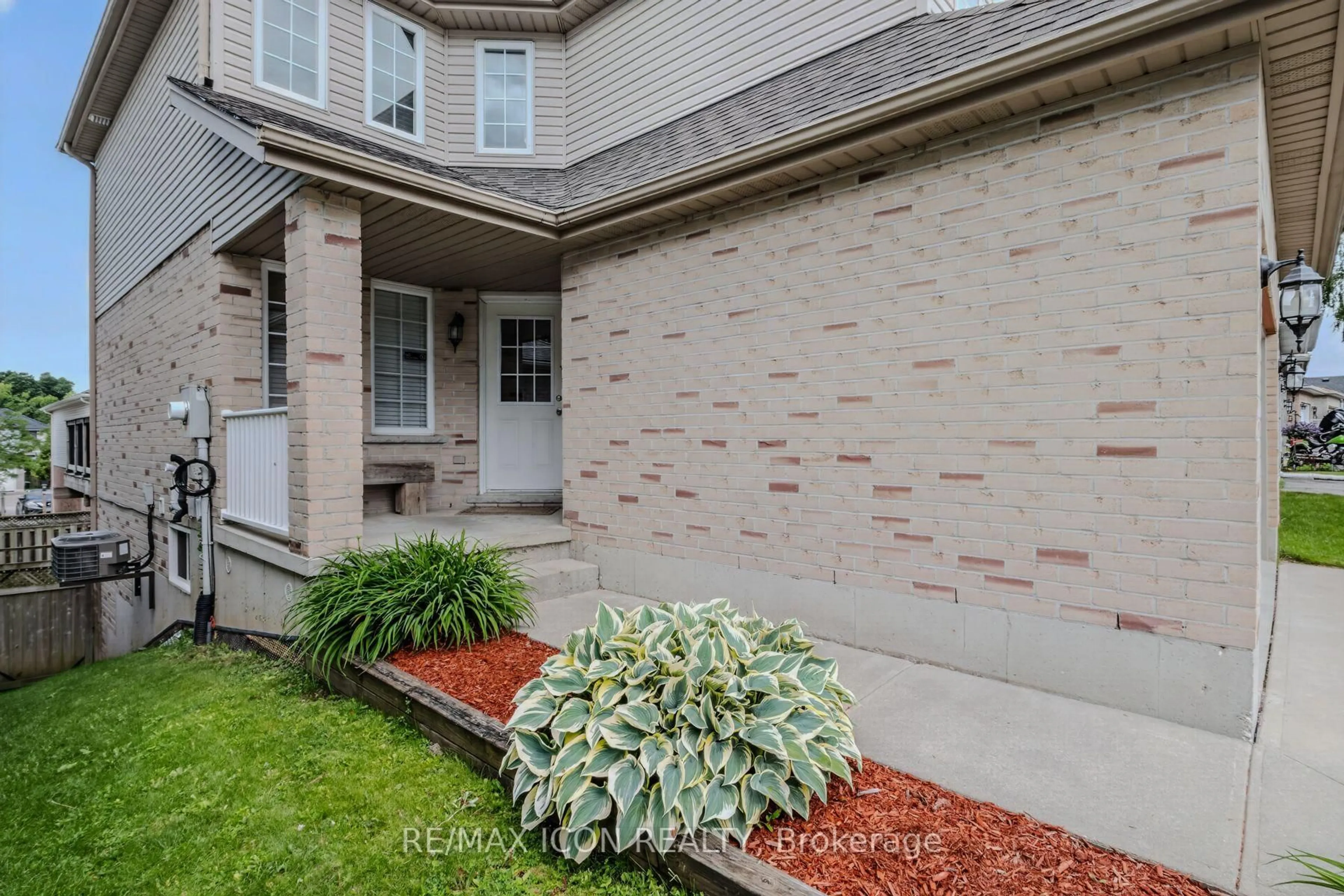 Unknown for 524 Ontario St, Woodstock Ontario N4V 1H2