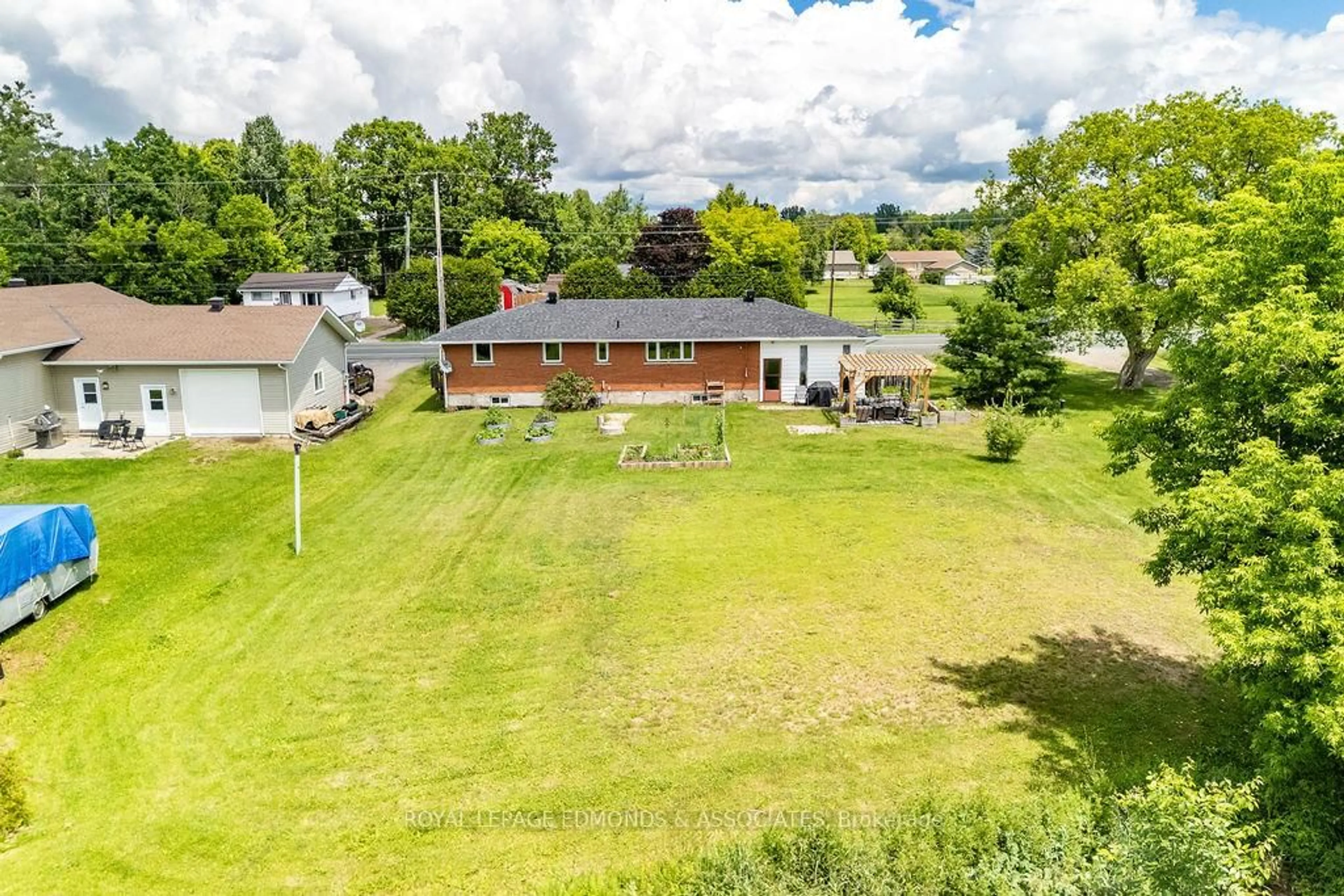 A pic from outside/outdoor area/front of a property/back of a property/a pic from drone, unknown for 140 Mud Lake Rd, Pembroke Ontario K8A 6W4