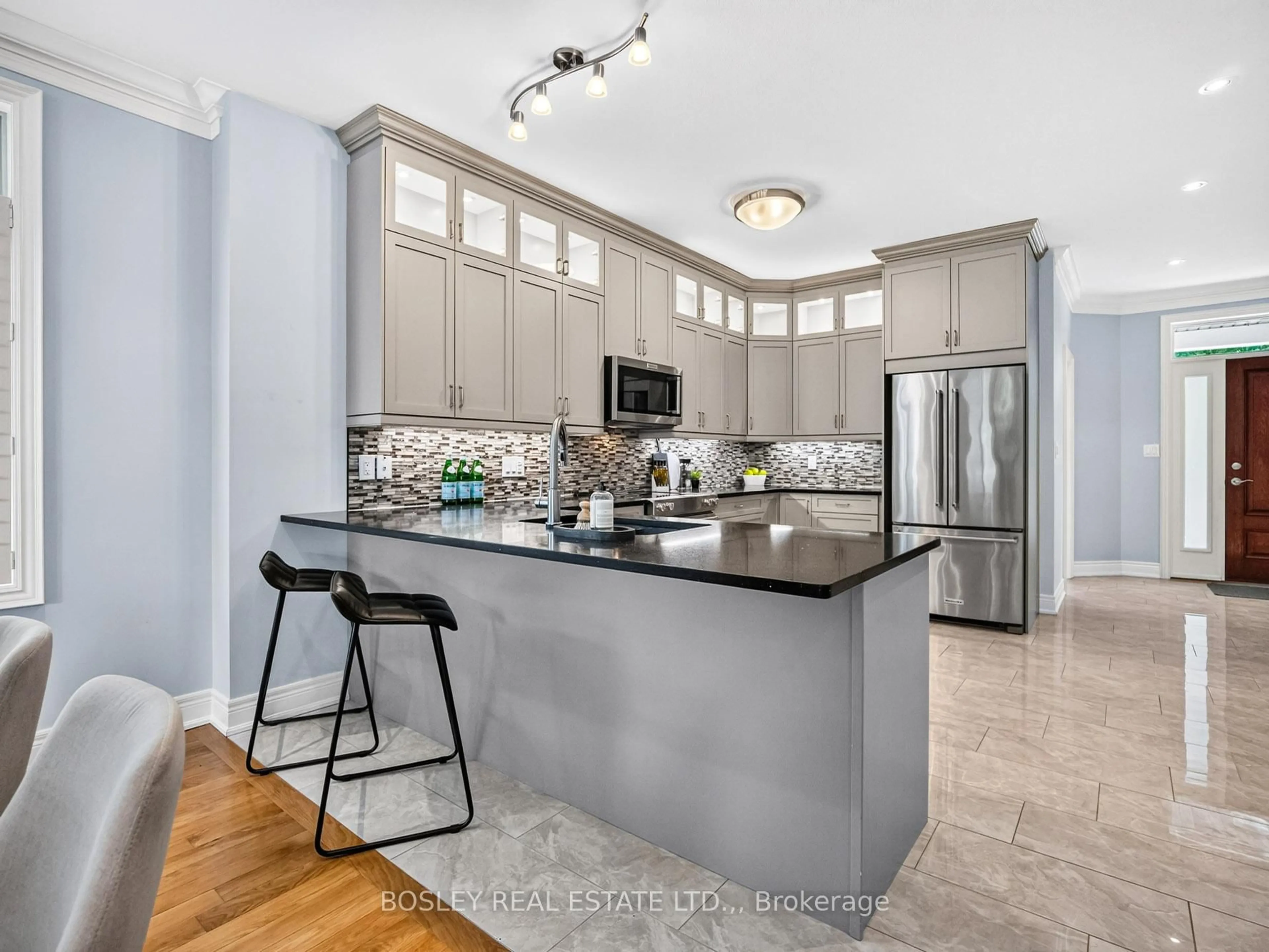 Open concept kitchen, ceramic/tile floor for 1 Emerald Common, St. Catharines Ontario L2M 0A7