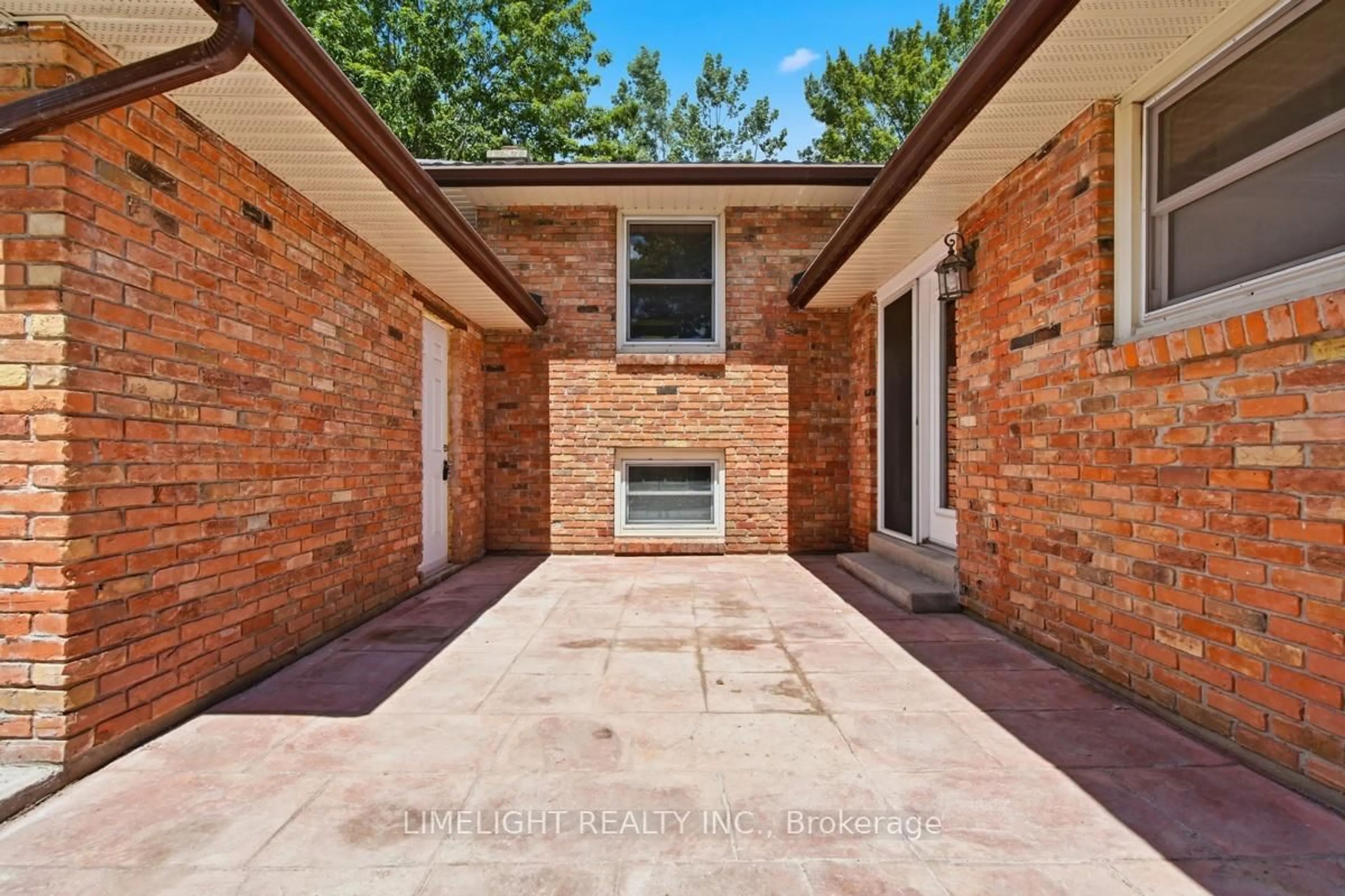 Home with brick exterior material, street for 43 Cumberland Cres, London North Ontario N5X 1B7
