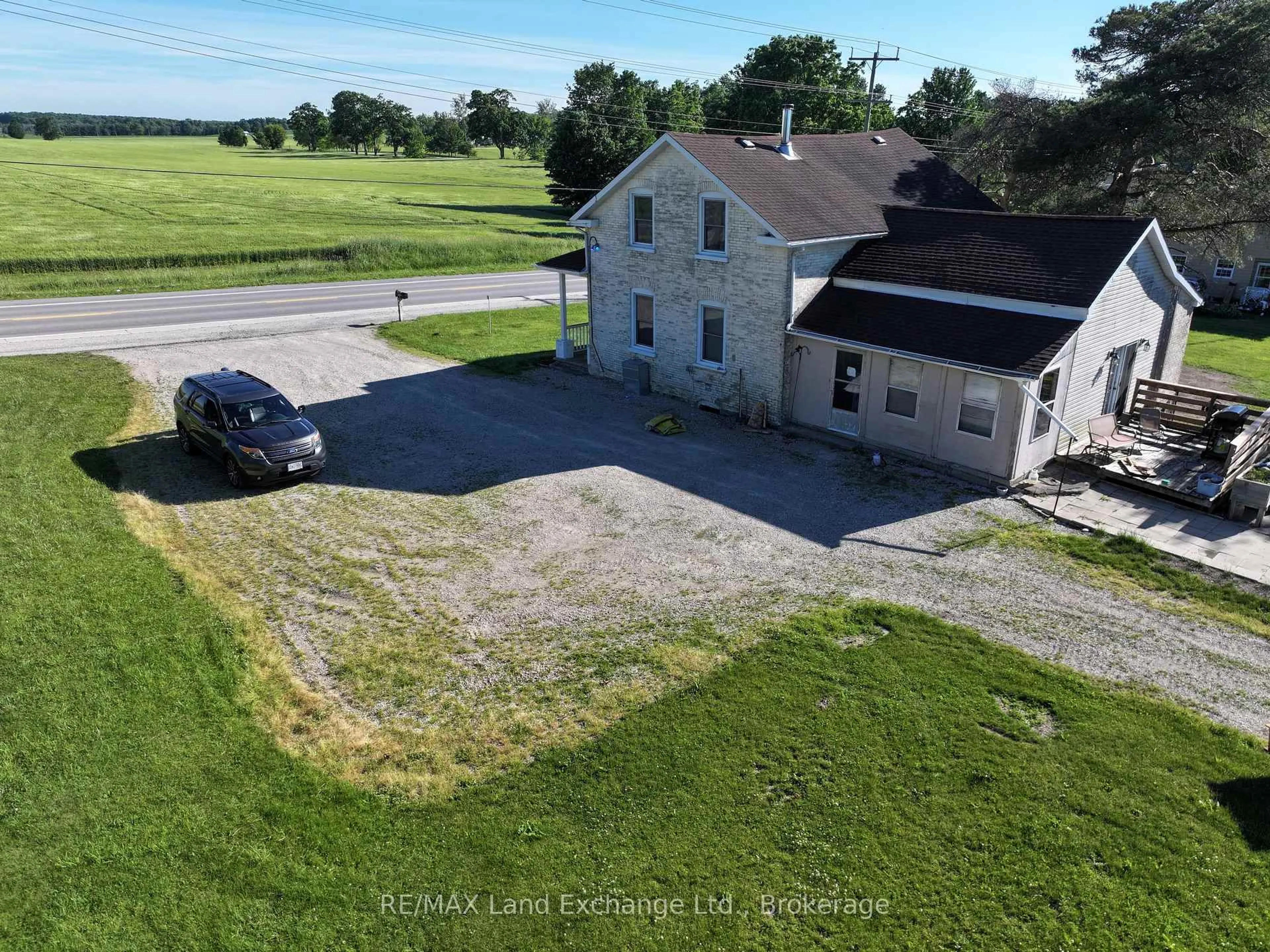 A pic from outside/outdoor area/front of a property/back of a property/a pic from drone, building for 2866 Hwy 9 Highway, Brockton Ontario N0G 2V0