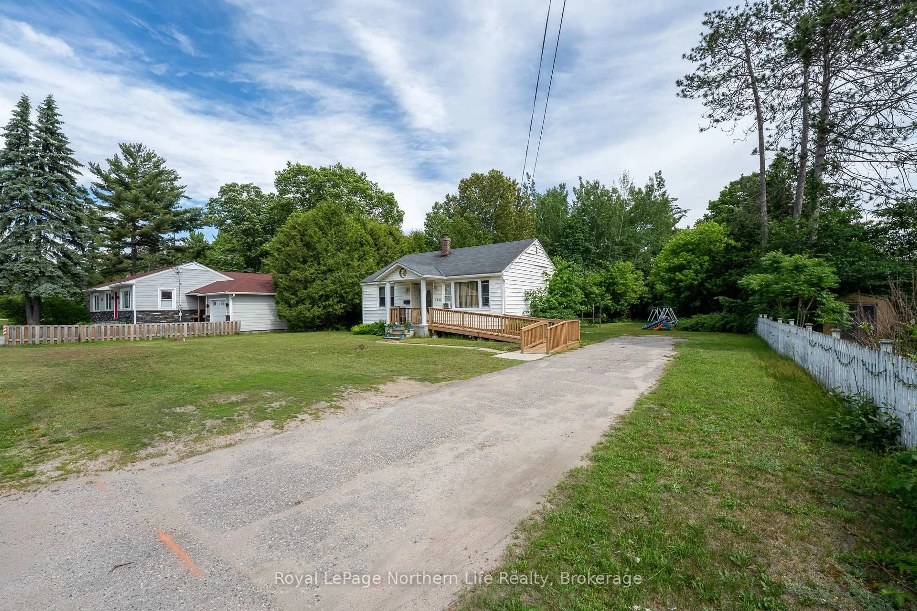 A pic from outside/outdoor area/front of a property/back of a property/a pic from drone, street for 2361 Trout Lake Rd, North Bay Ontario P1B 7S8