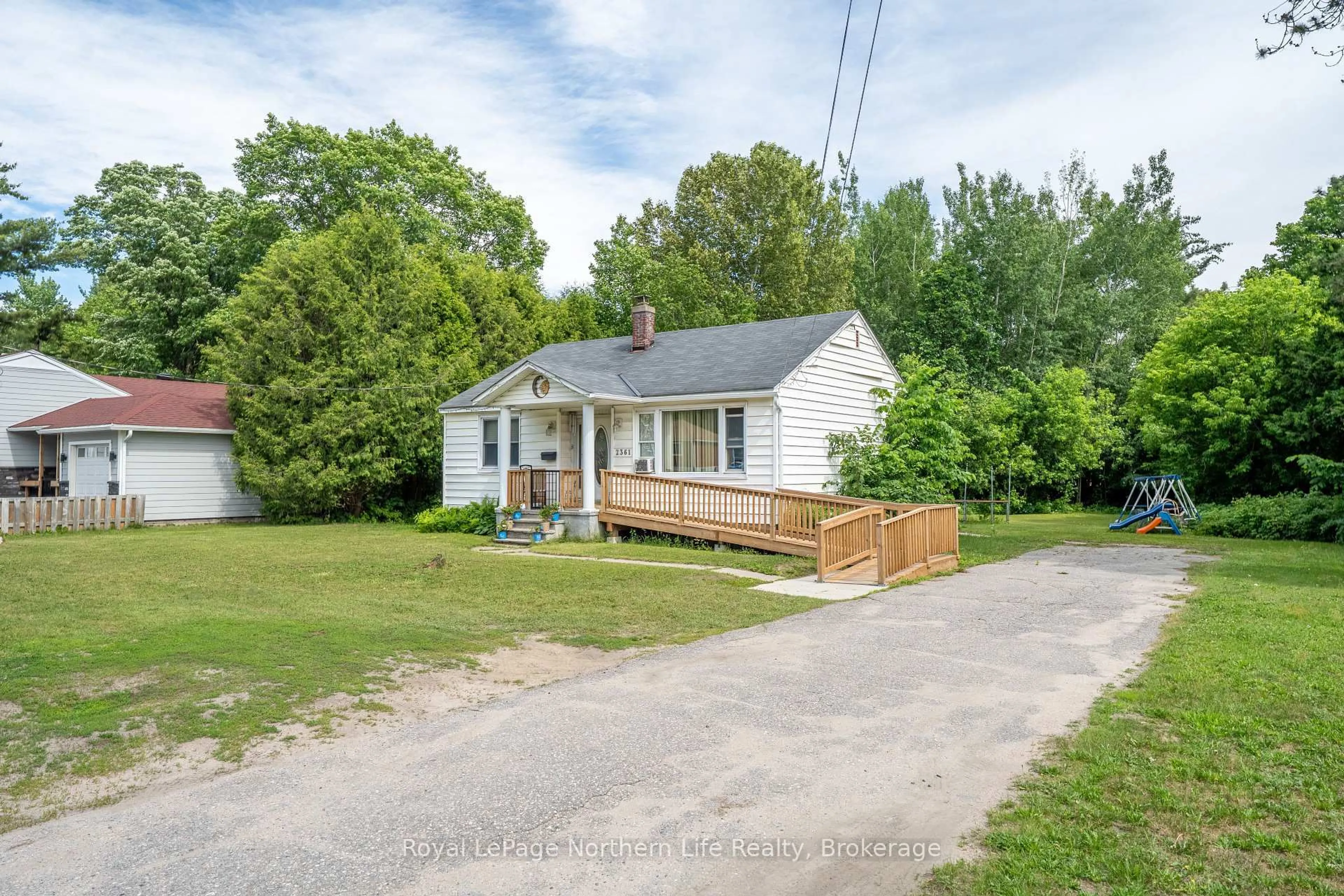 A pic from outside/outdoor area/front of a property/back of a property/a pic from drone, street for 2361 Trout Lake Rd, North Bay Ontario P1B 7S8