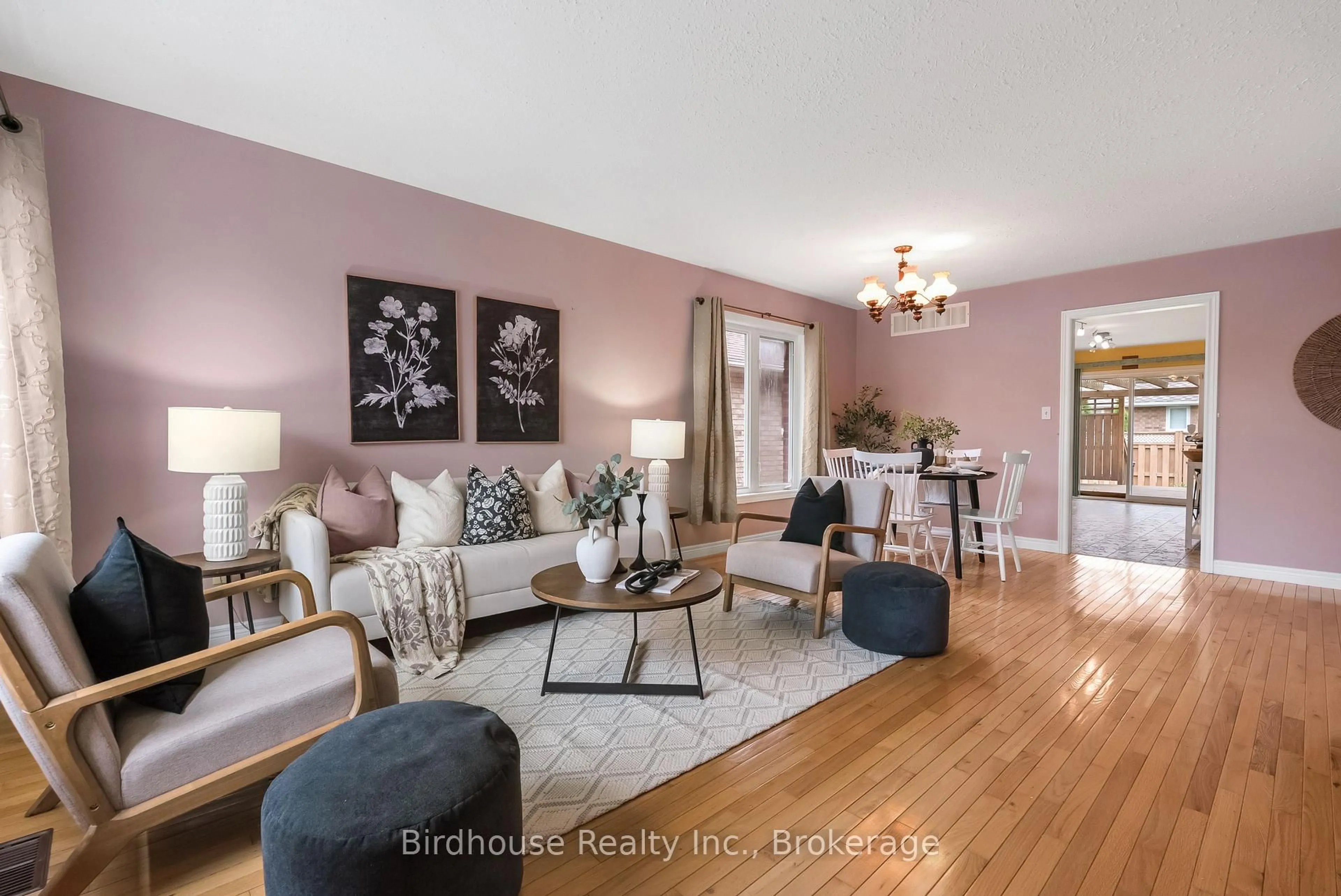 Living room with furniture, unknown for 6 Eakins Cres, Kawartha Lakes Ontario K9V 6H8
