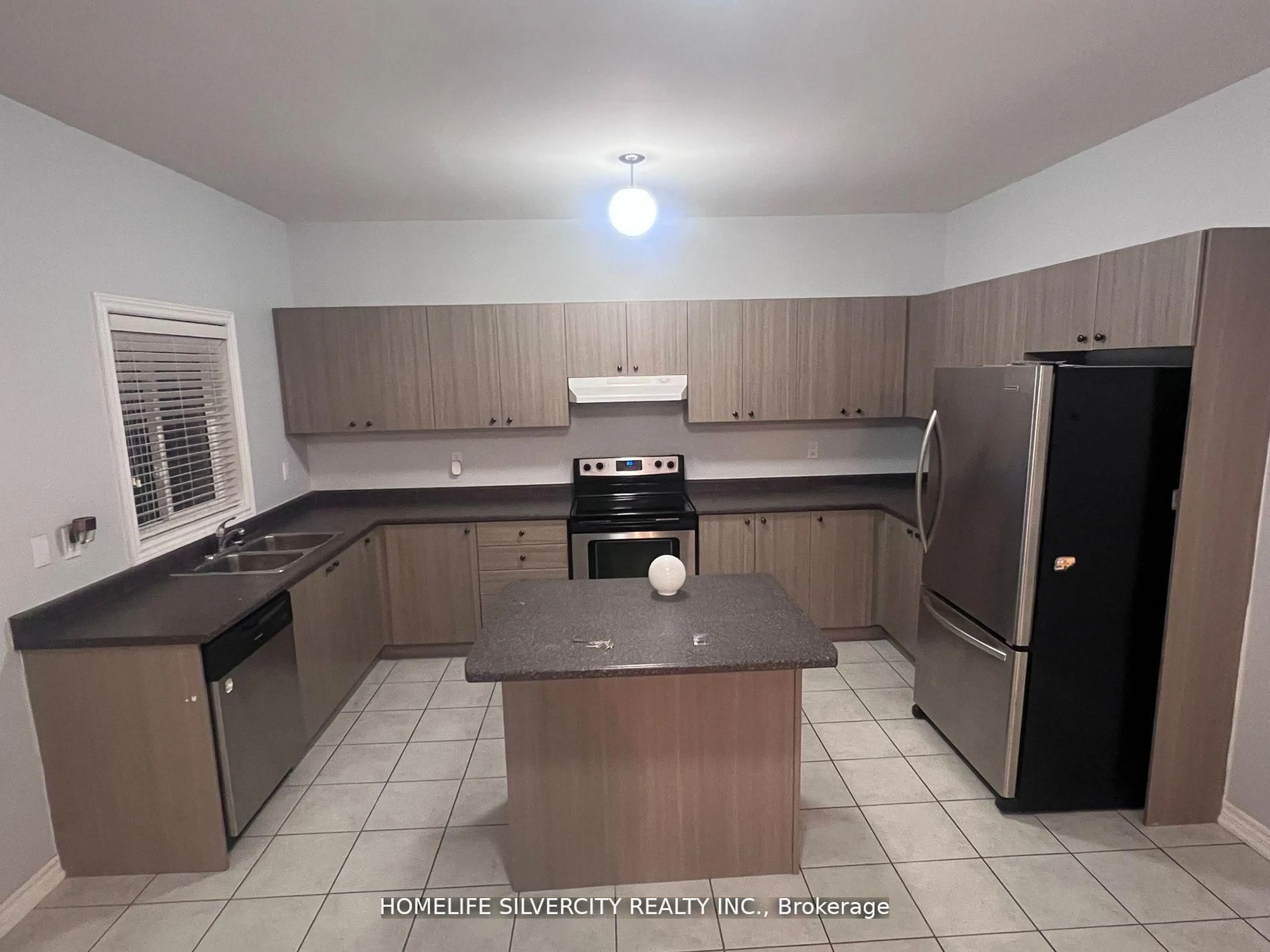 Standard kitchen, unknown for 473 Tansley St, Shelburne Ontario L9V 2S5