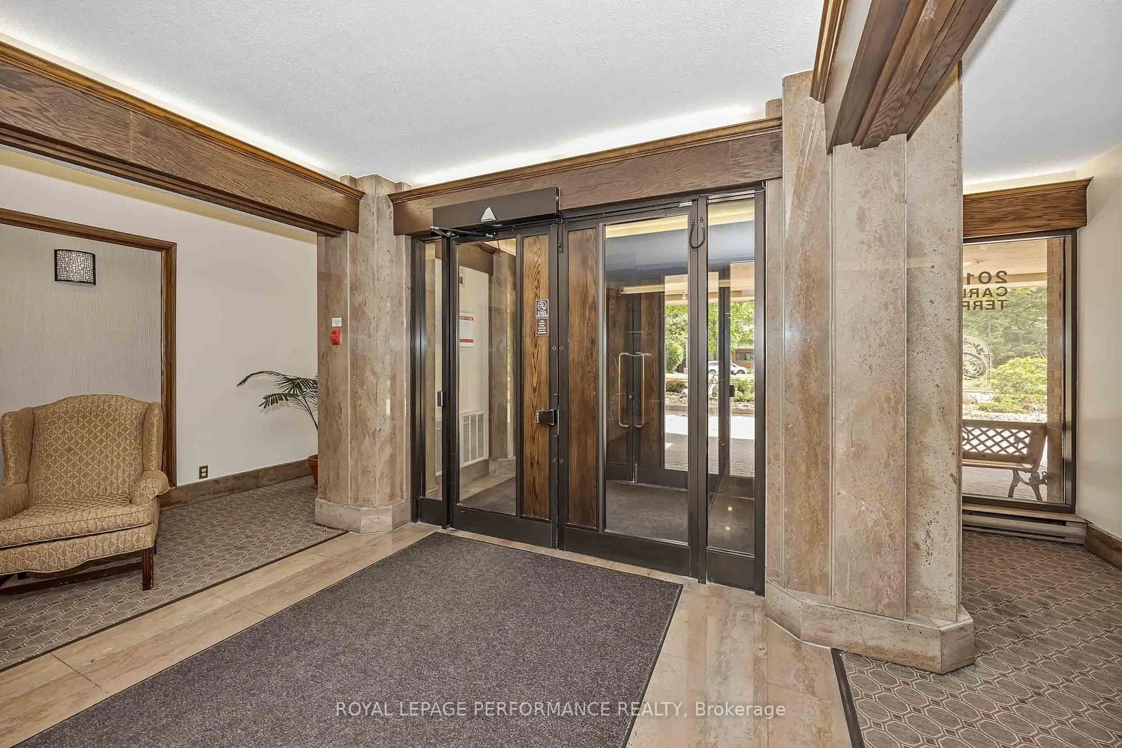 Indoor foyer for 2019 Carling Ave #408, Ottawa Ontario K2A 4A2