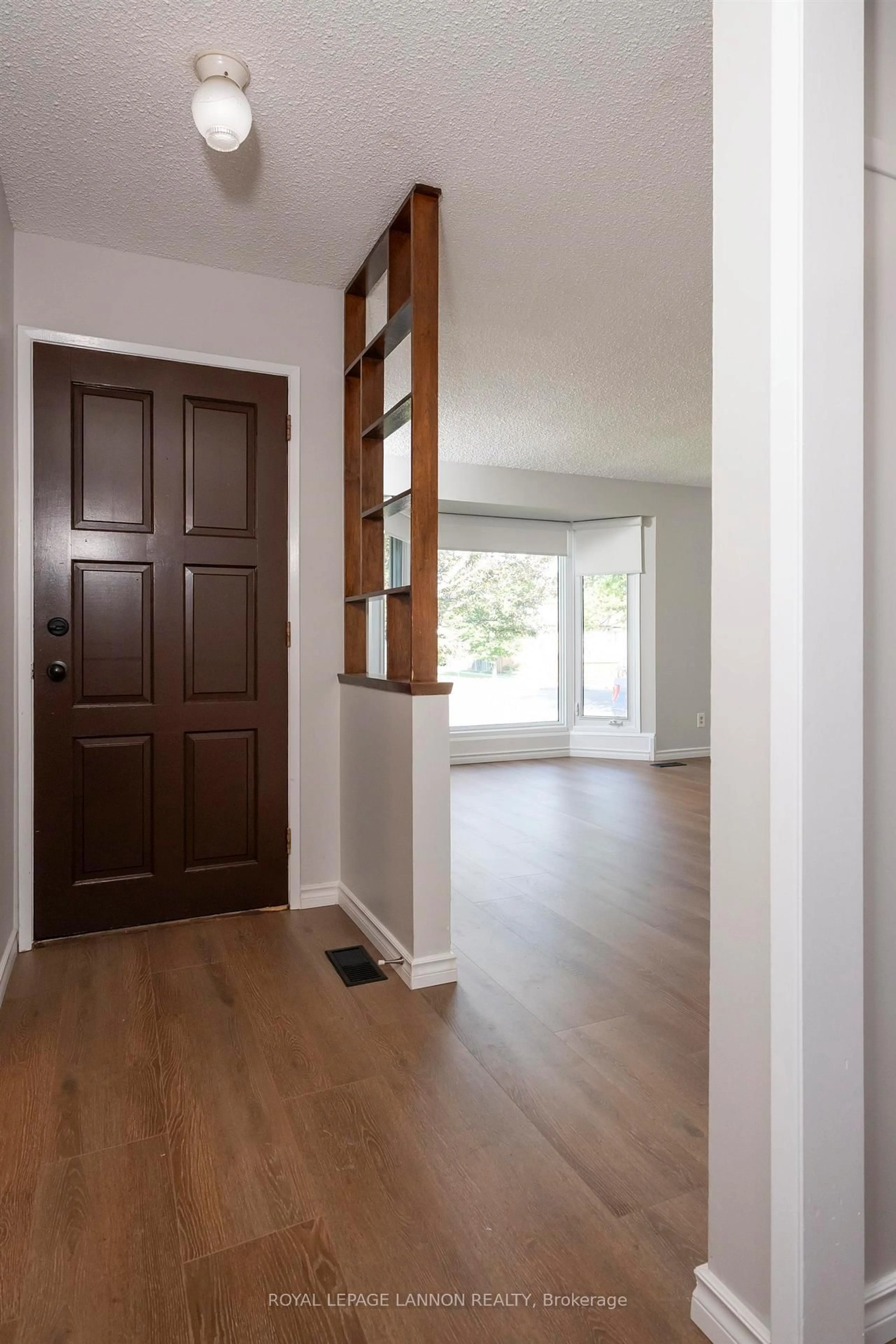 Indoor entryway for 103 Elron Cres, Thunder Bay Ontario P7C 5T2