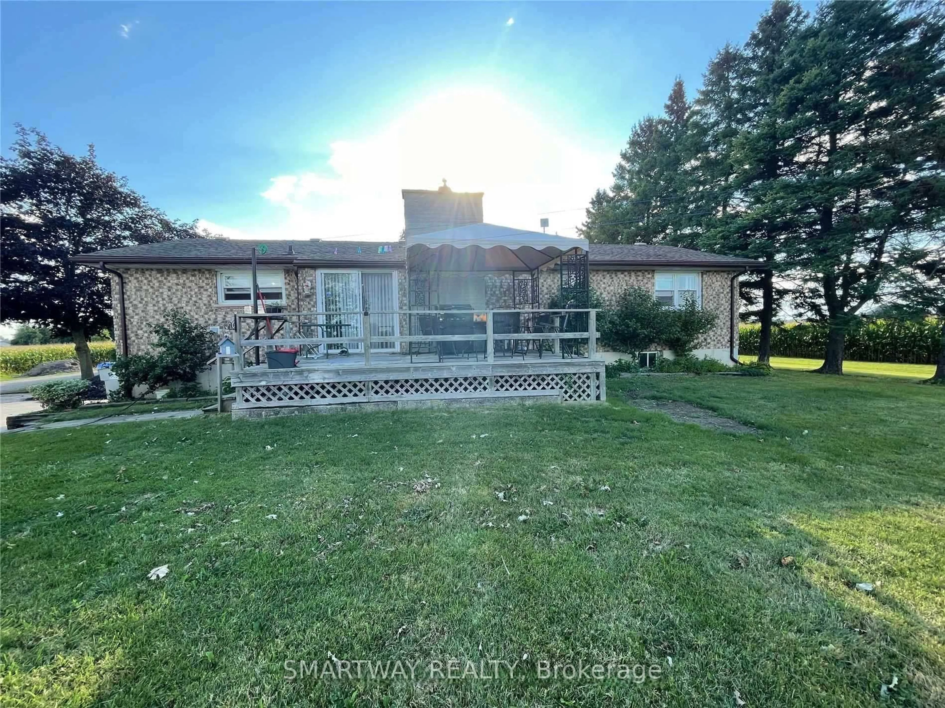 A pic from outside/outdoor area/front of a property/back of a property/a pic from drone, unknown for 21436 Highbury Ave, London North Ontario N0M 1C0
