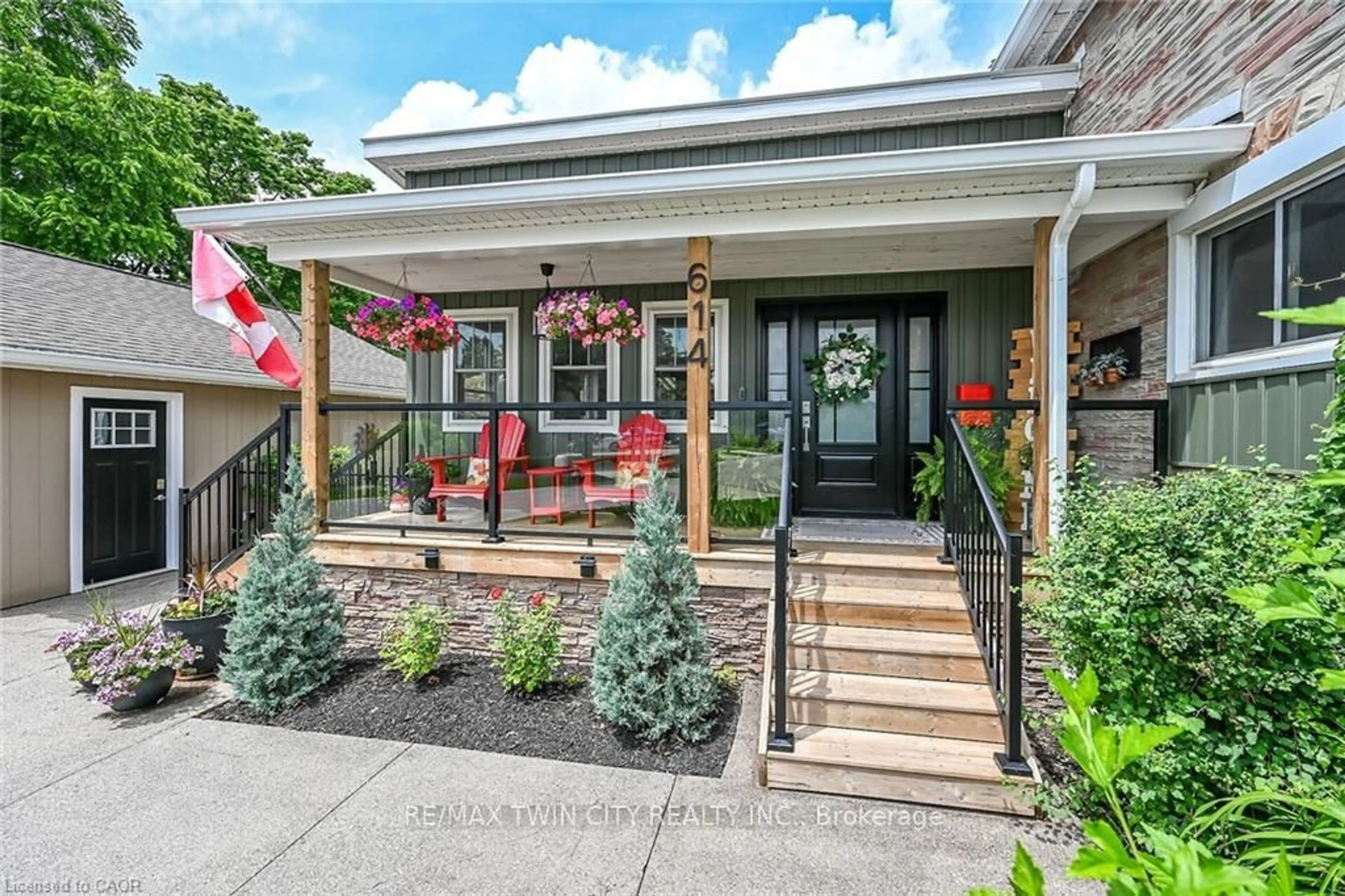 Unknown for 614 Frederick St, Cambridge Ontario N3H 2A3