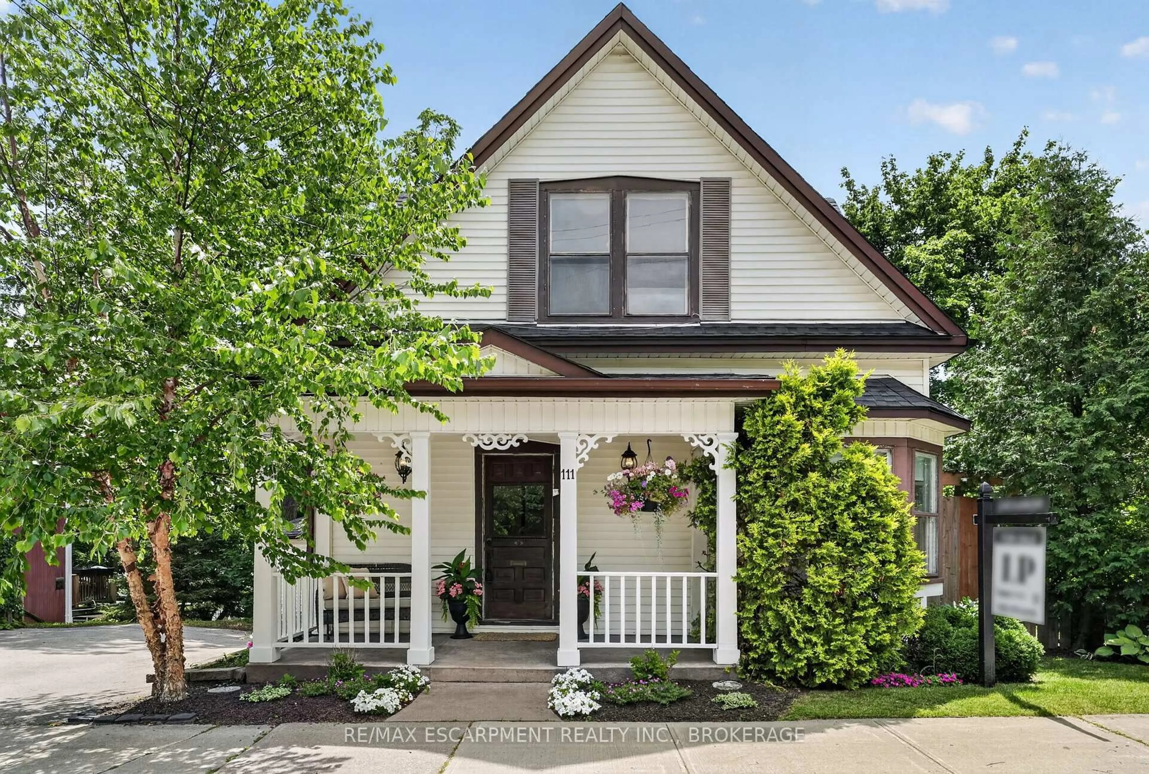 Unknown for 111 Main St, Grimsby Ontario L3M 1R5