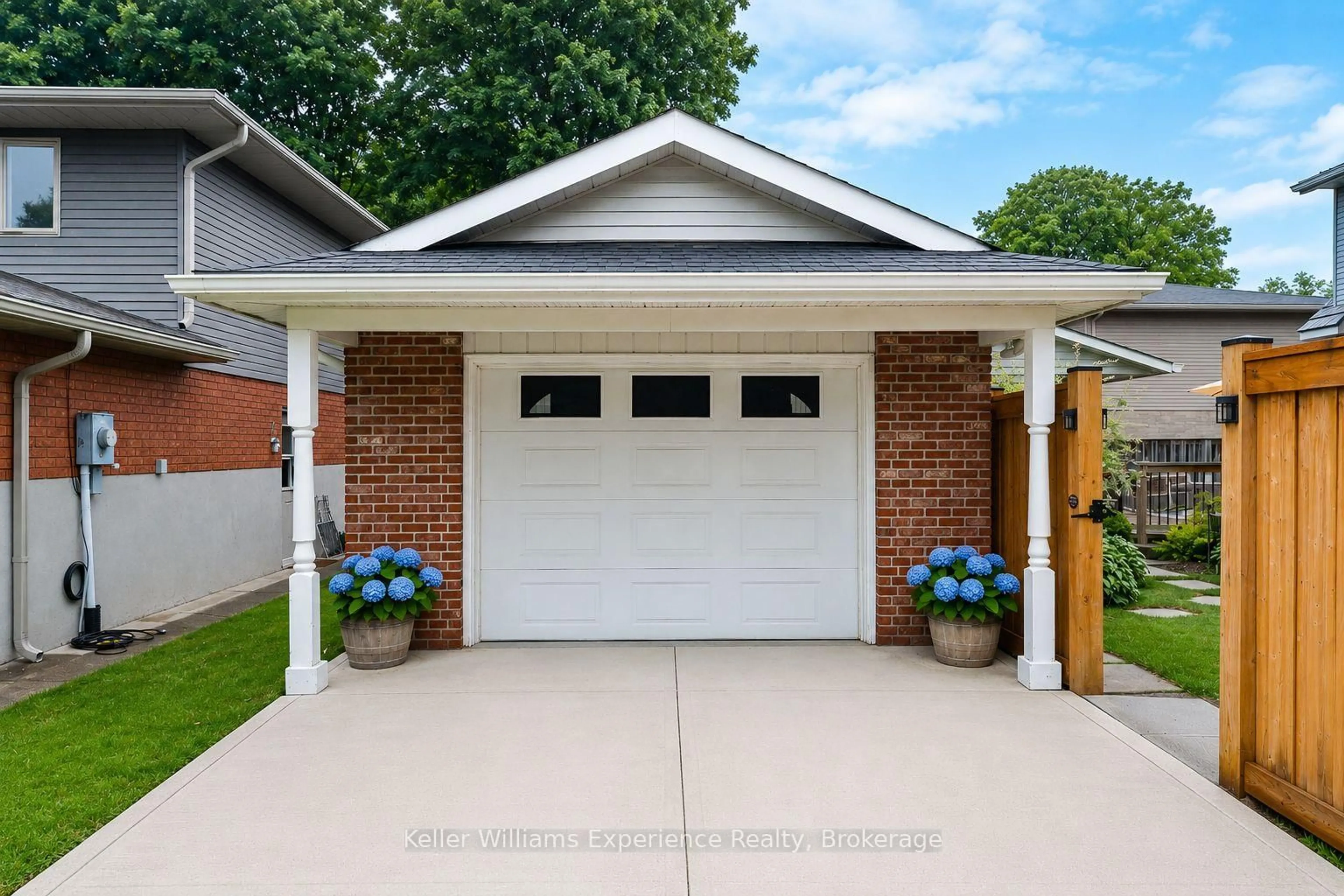 Home with brick exterior material, street for 300 4th Ave, Owen Sound Ontario N4K 4V2