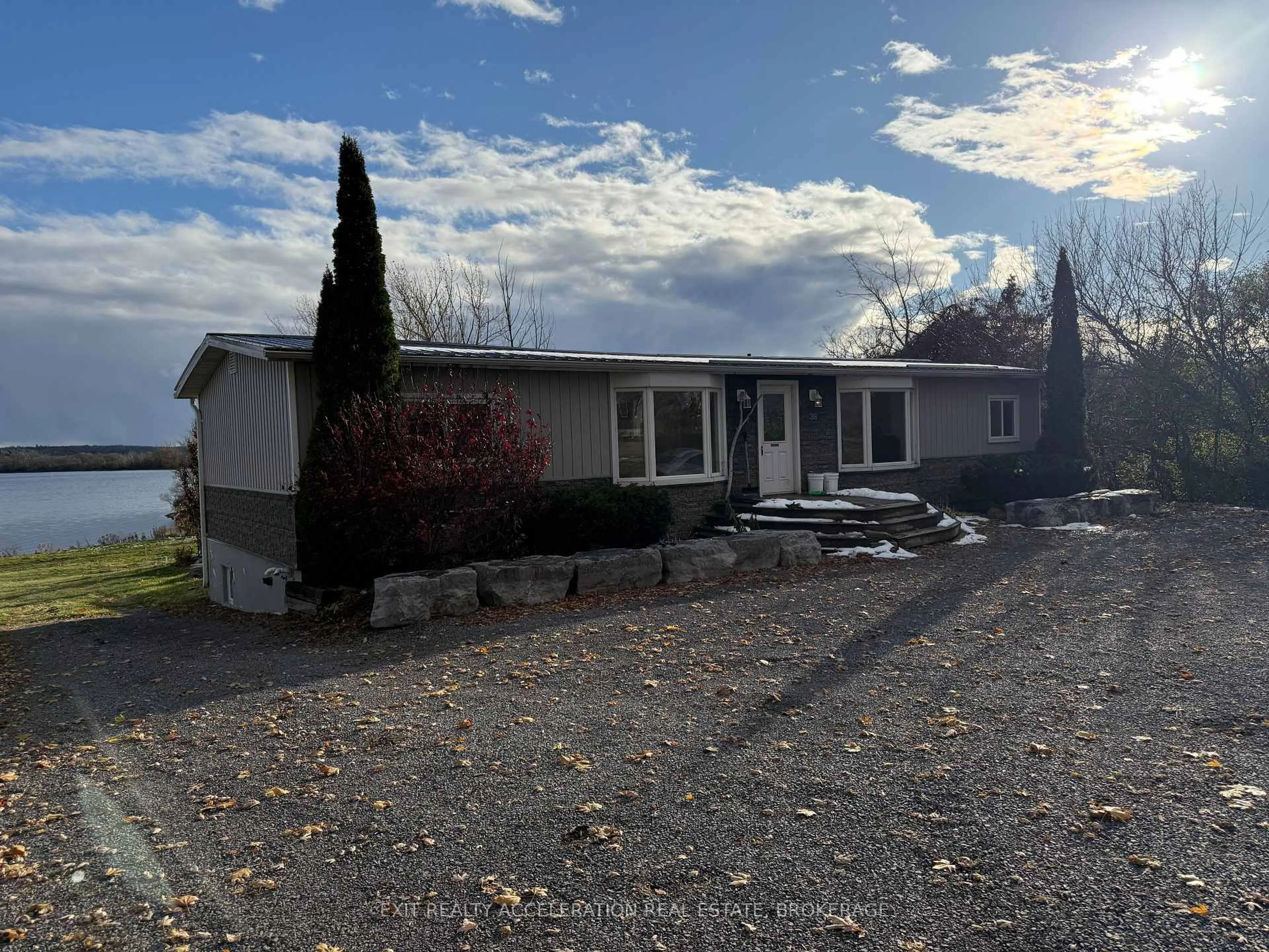 A pic from outside/outdoor area/front of a property/back of a property/a pic from drone, unknown for 38 Main St, Deseronto Ontario K0K 1X0