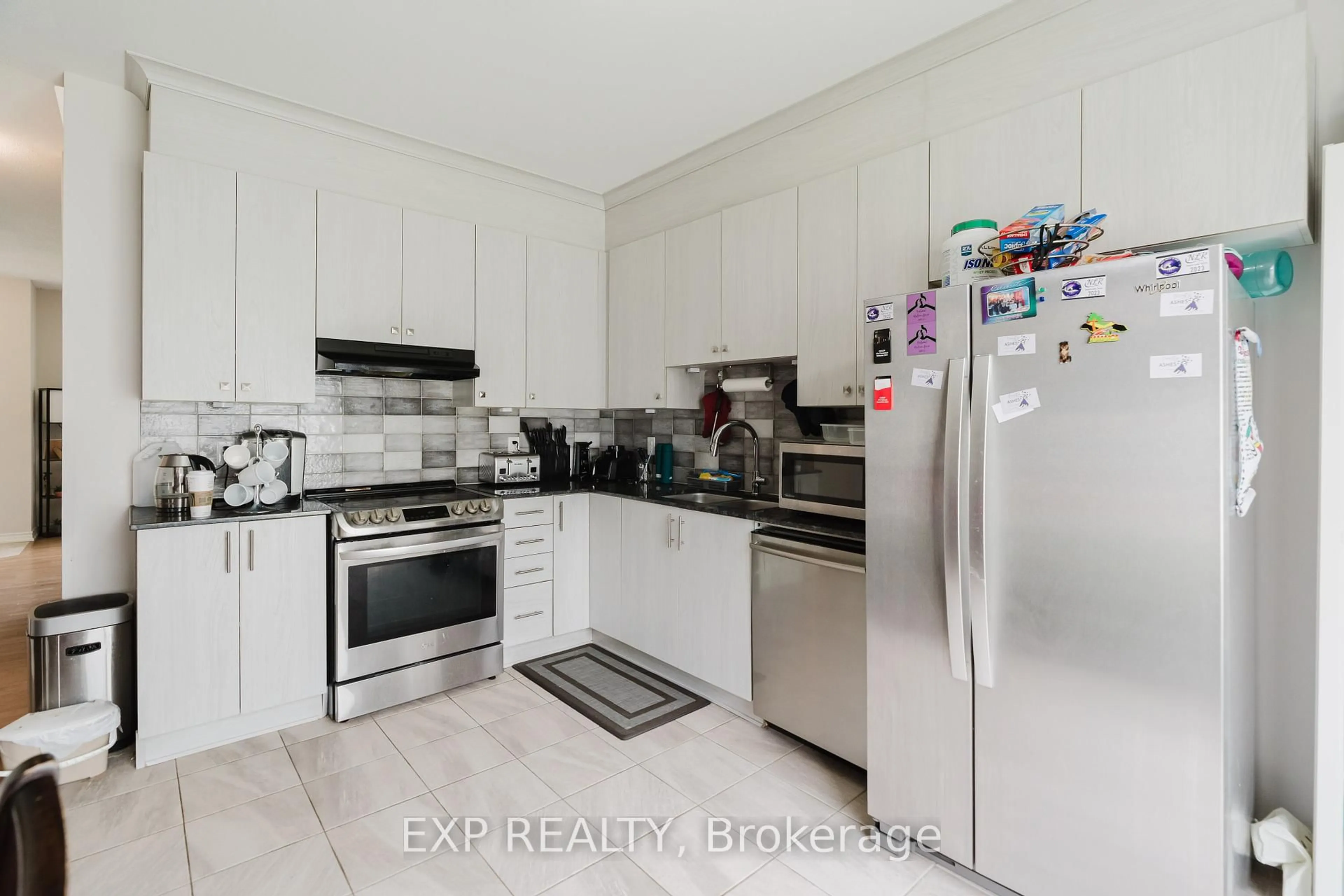 Standard kitchen, unknown for 30 Coppermine St, Ottawa Ontario K2J 6P6