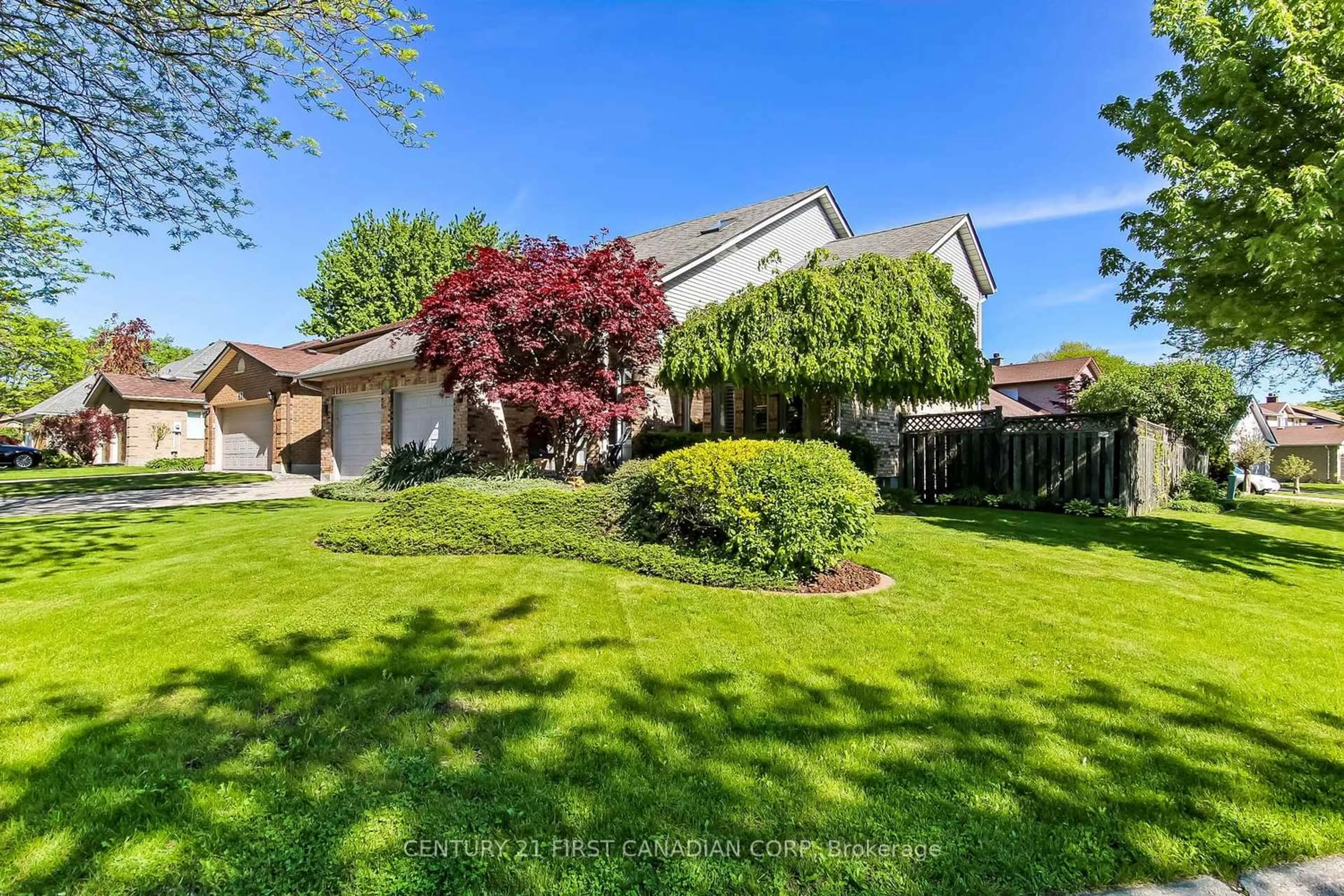A pic from outside/outdoor area/front of a property/back of a property/a pic from drone, street for 47 Monte Vista Cres, London South Ontario N6J 4P2