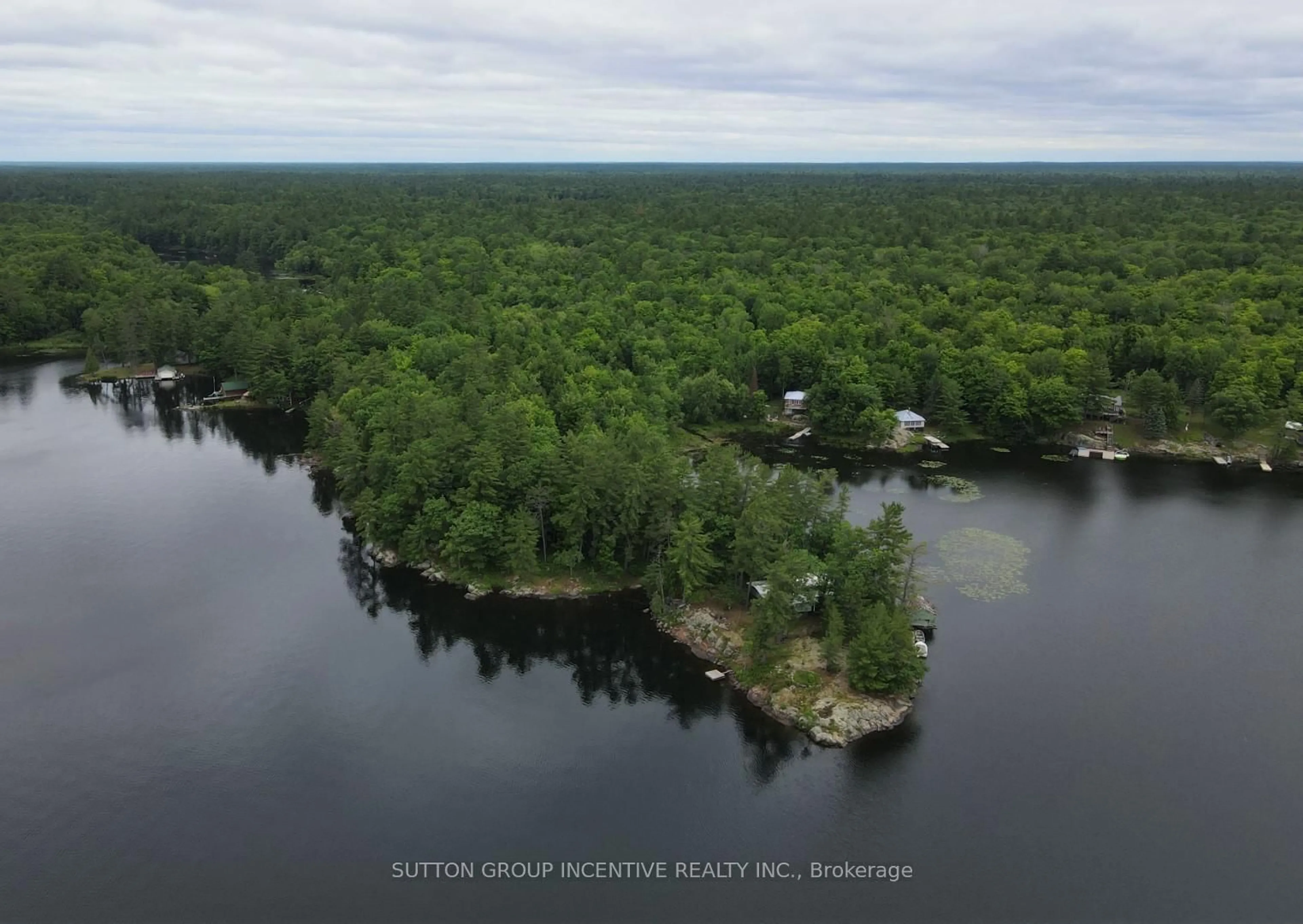 A pic from outside/outdoor area/front of a property/back of a property/a pic from drone, water/lake/river/ocean view for 34 SR407 SEVERN RIVER, Muskoka Lakes Ontario L0K 1E0