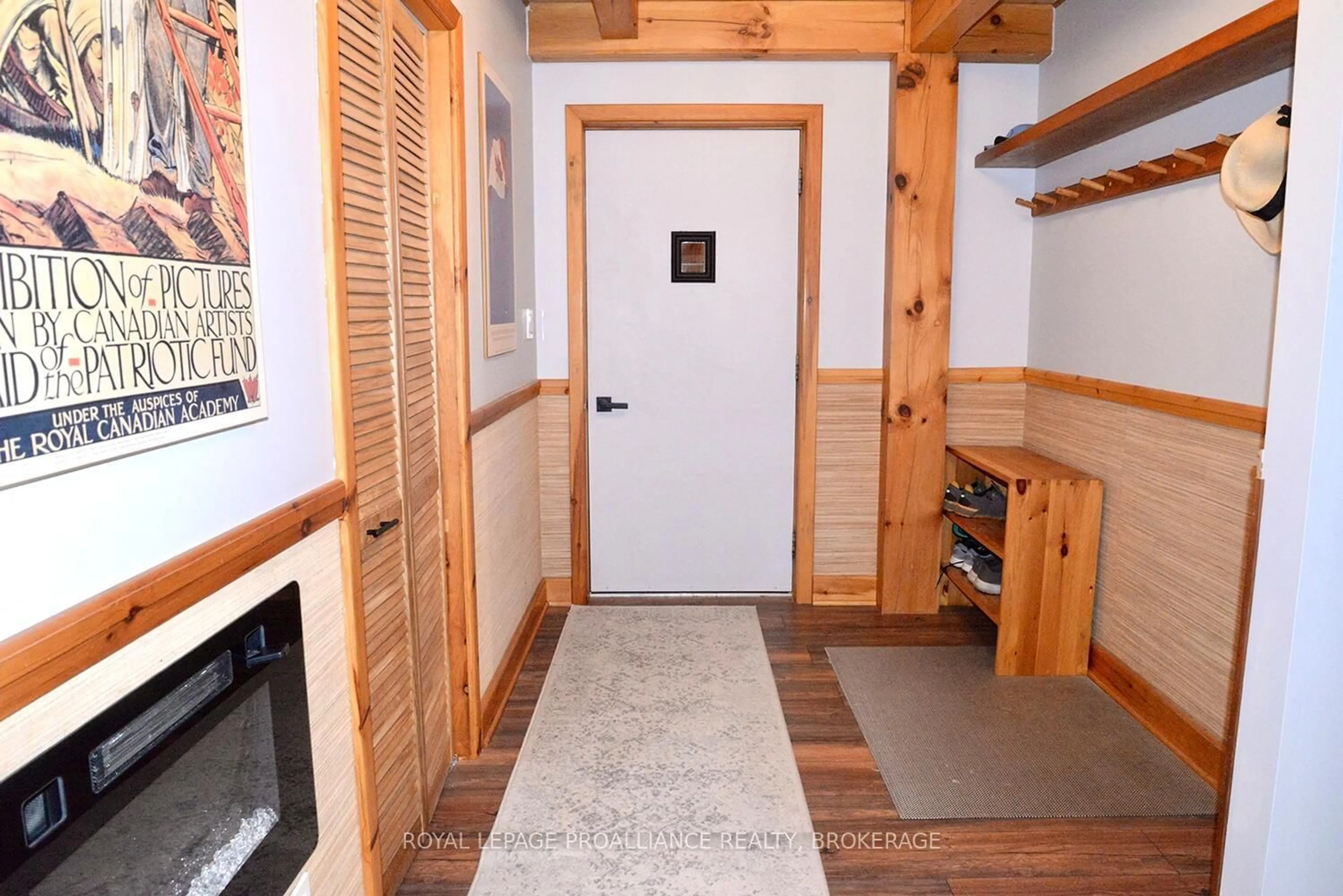 Indoor entryway for 29263 HIGHWAY 7, Arden Ontario K0H 1B0