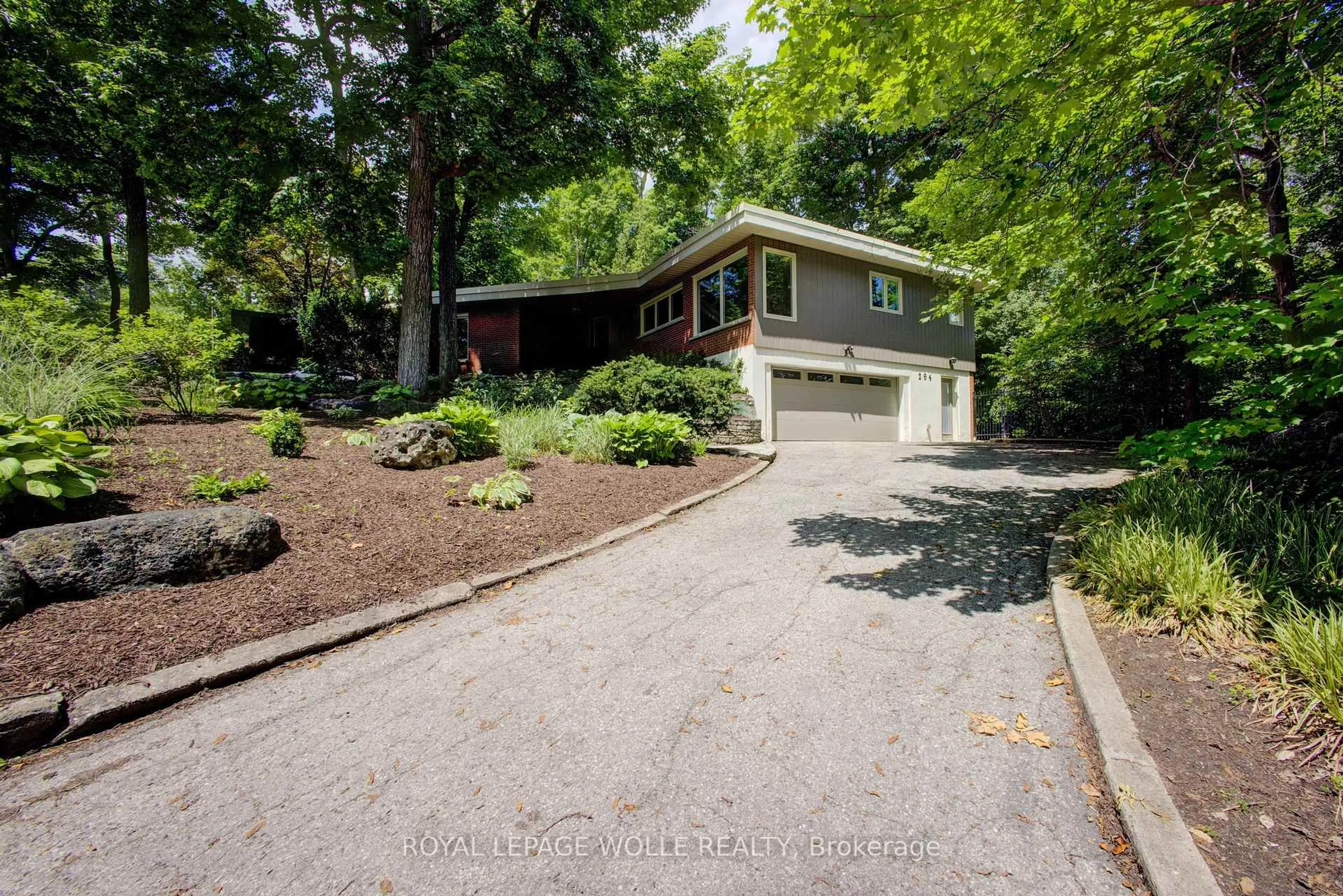 Unknown for 294 Algonquin Dr, Waterloo Ontario N2L 2S8