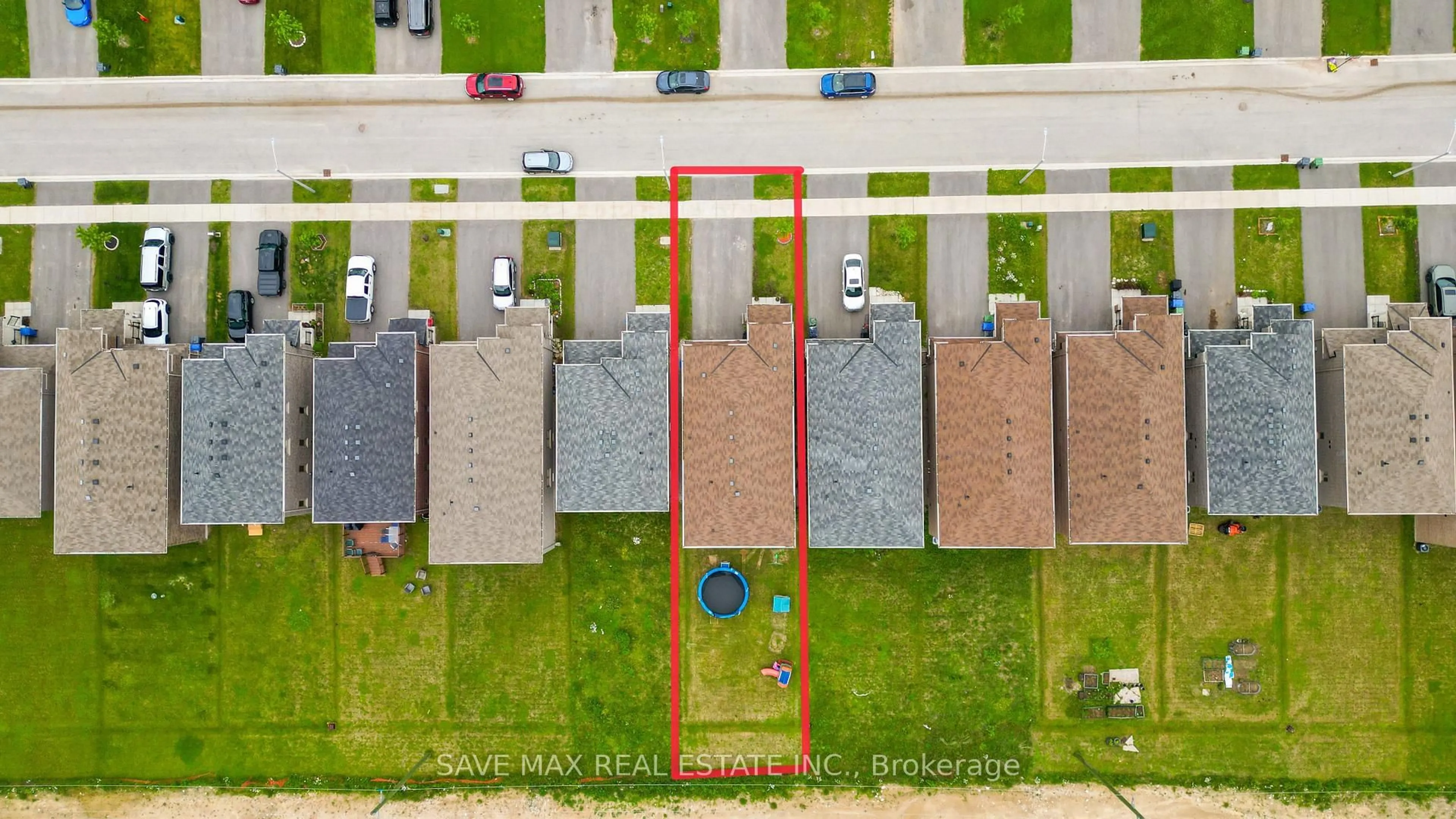 A pic from outside/outdoor area/front of a property/back of a property/a pic from drone, street for 335 Ridley Cres, Southgate Ontario N0C 1B0