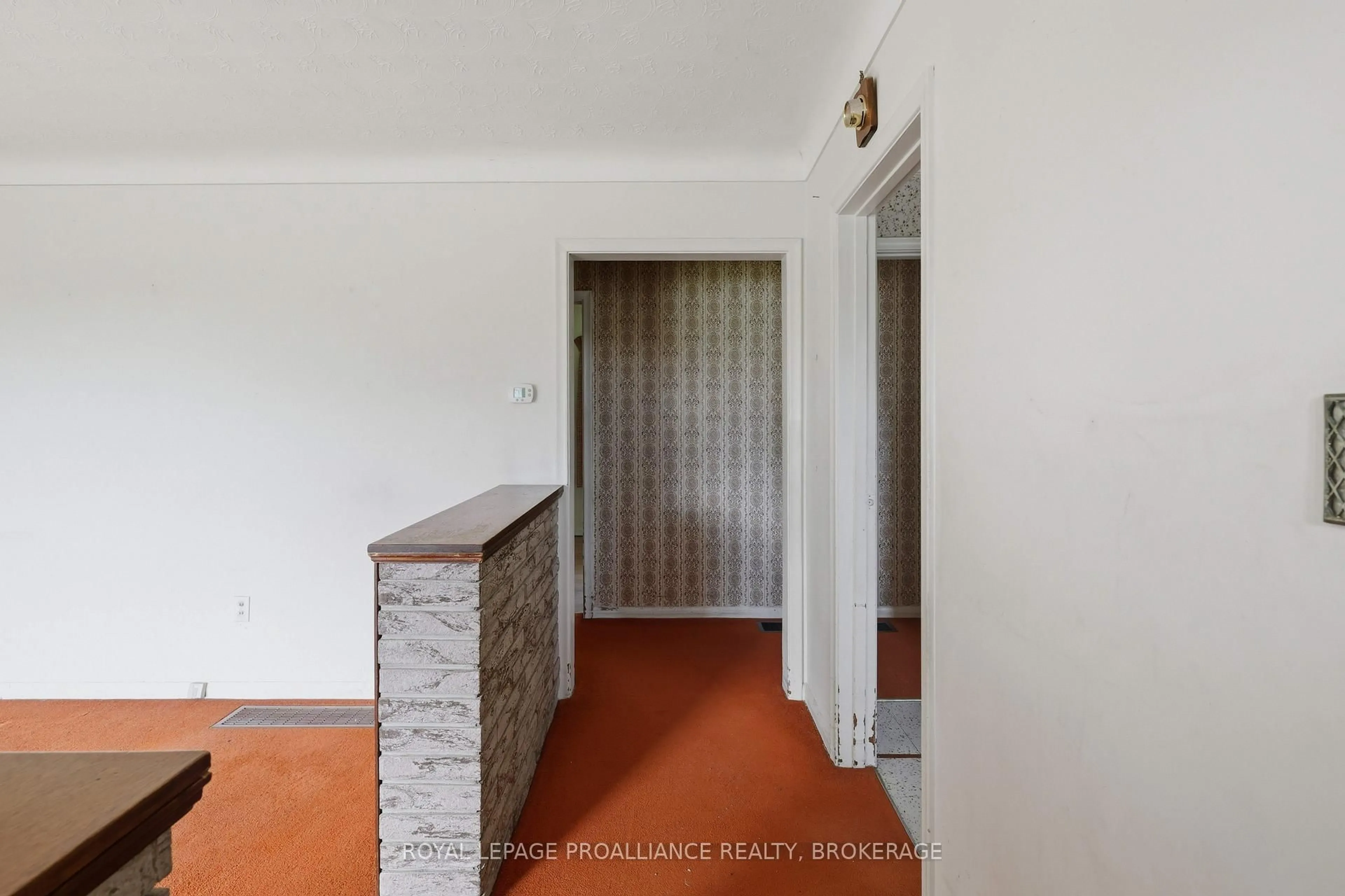 Indoor entryway for 15 Park Cres, Loyalist Ontario K7N 1L7