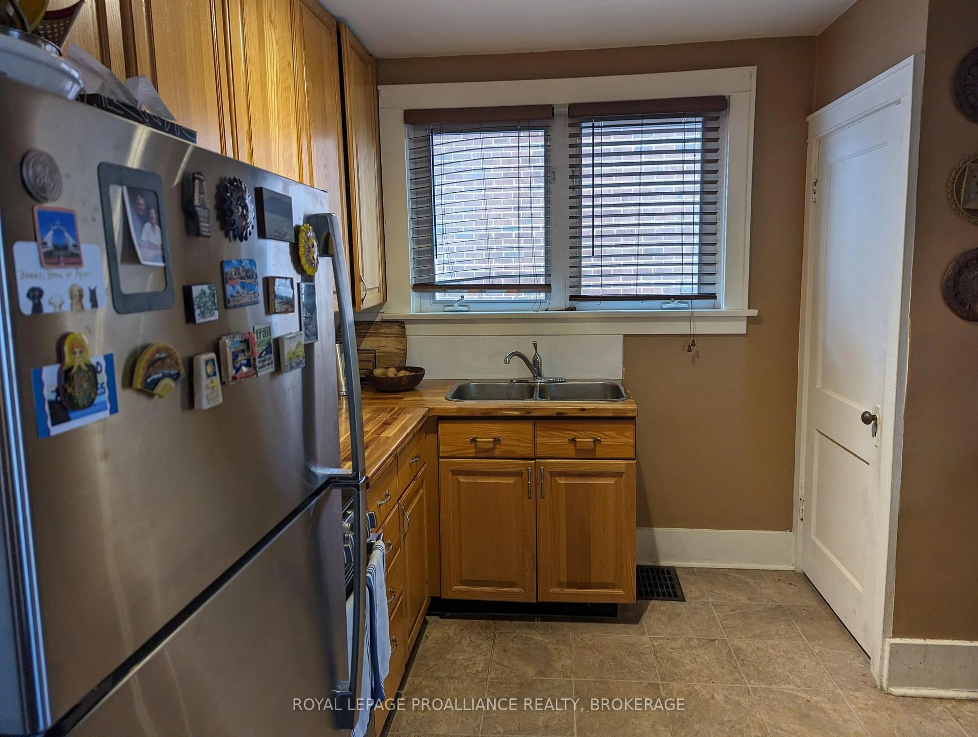 Standard kitchen, unknown for 51 Dundas St, Kingston Ontario K7L 1N4