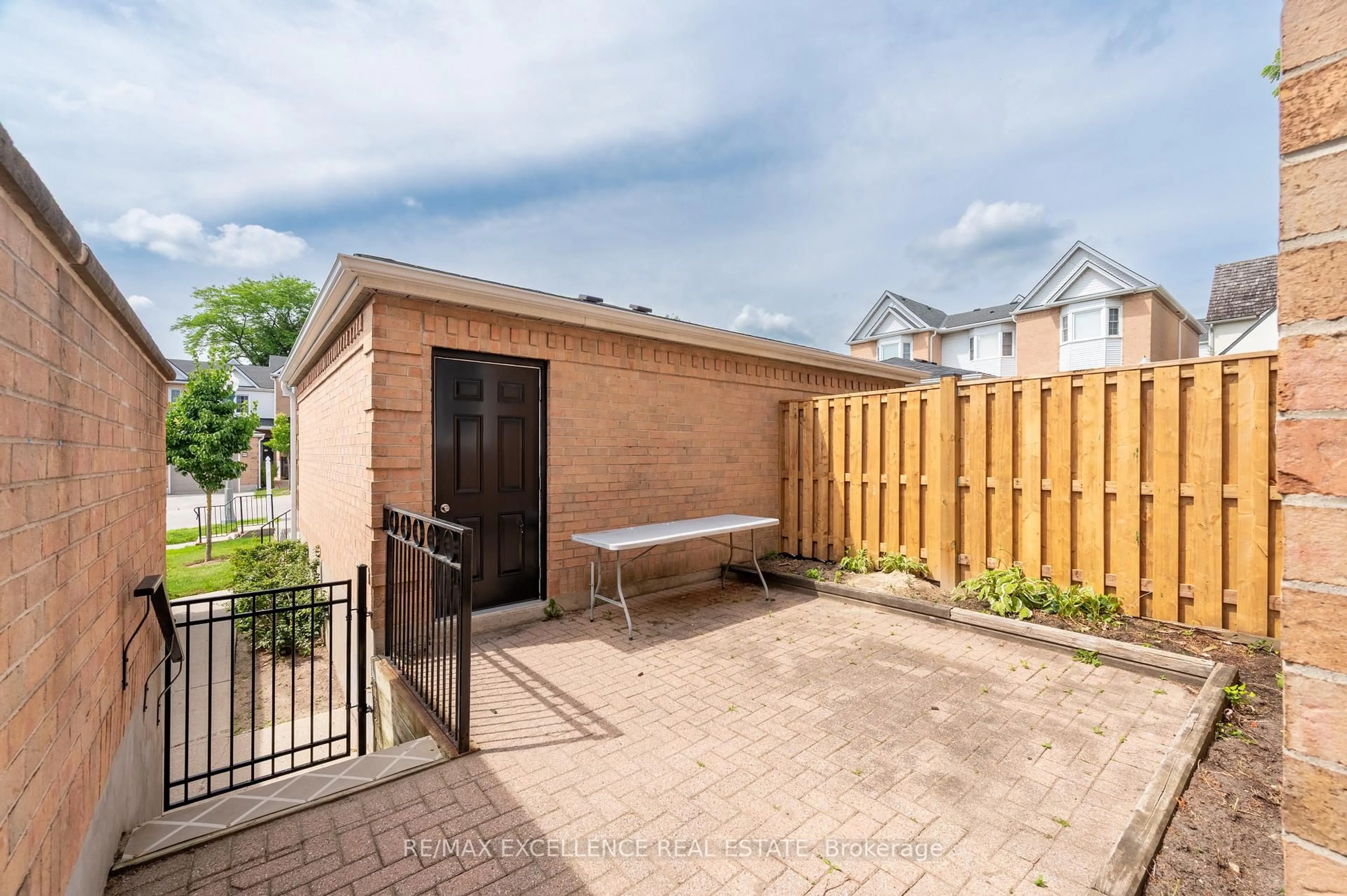 Patio, street for 1570 Richmond St #7, London North Ontario N6G 4W1