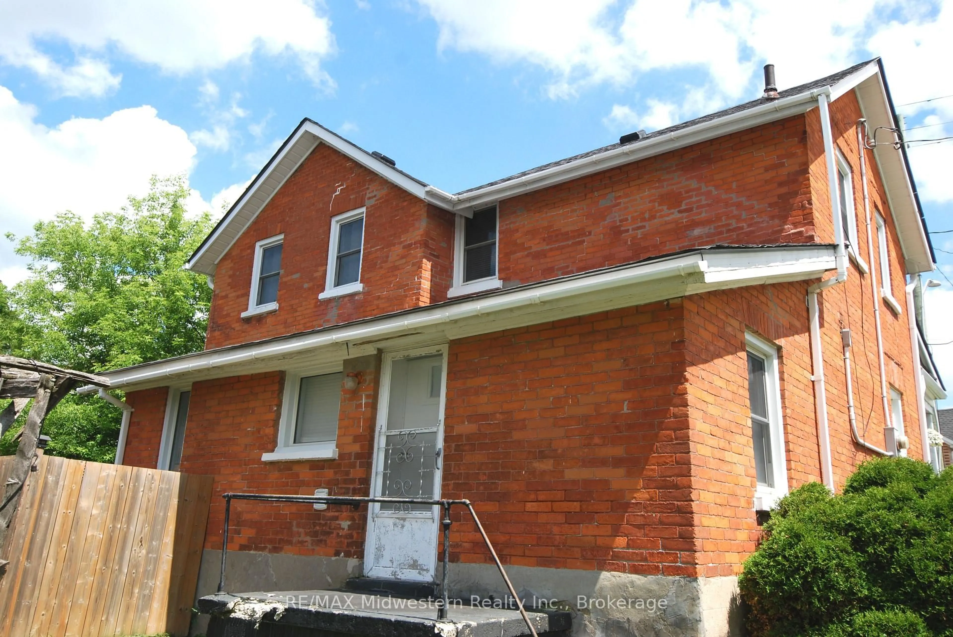 Home with brick exterior material, building for 172 Elora St, Minto Ontario N0G 1Z0