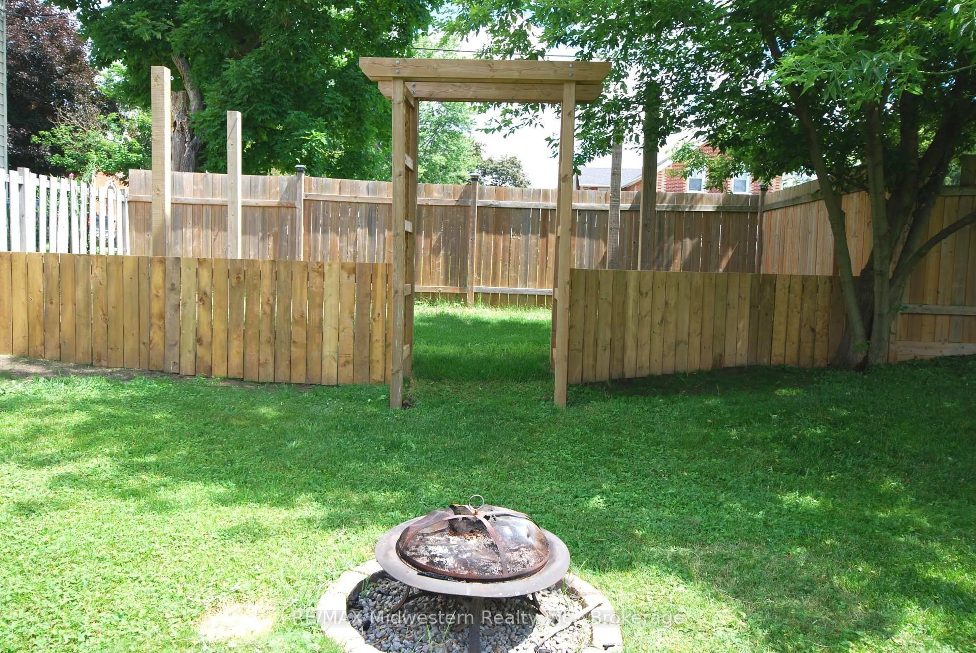 Patio, unknown for 172 Elora St, Minto Ontario N0G 1Z0