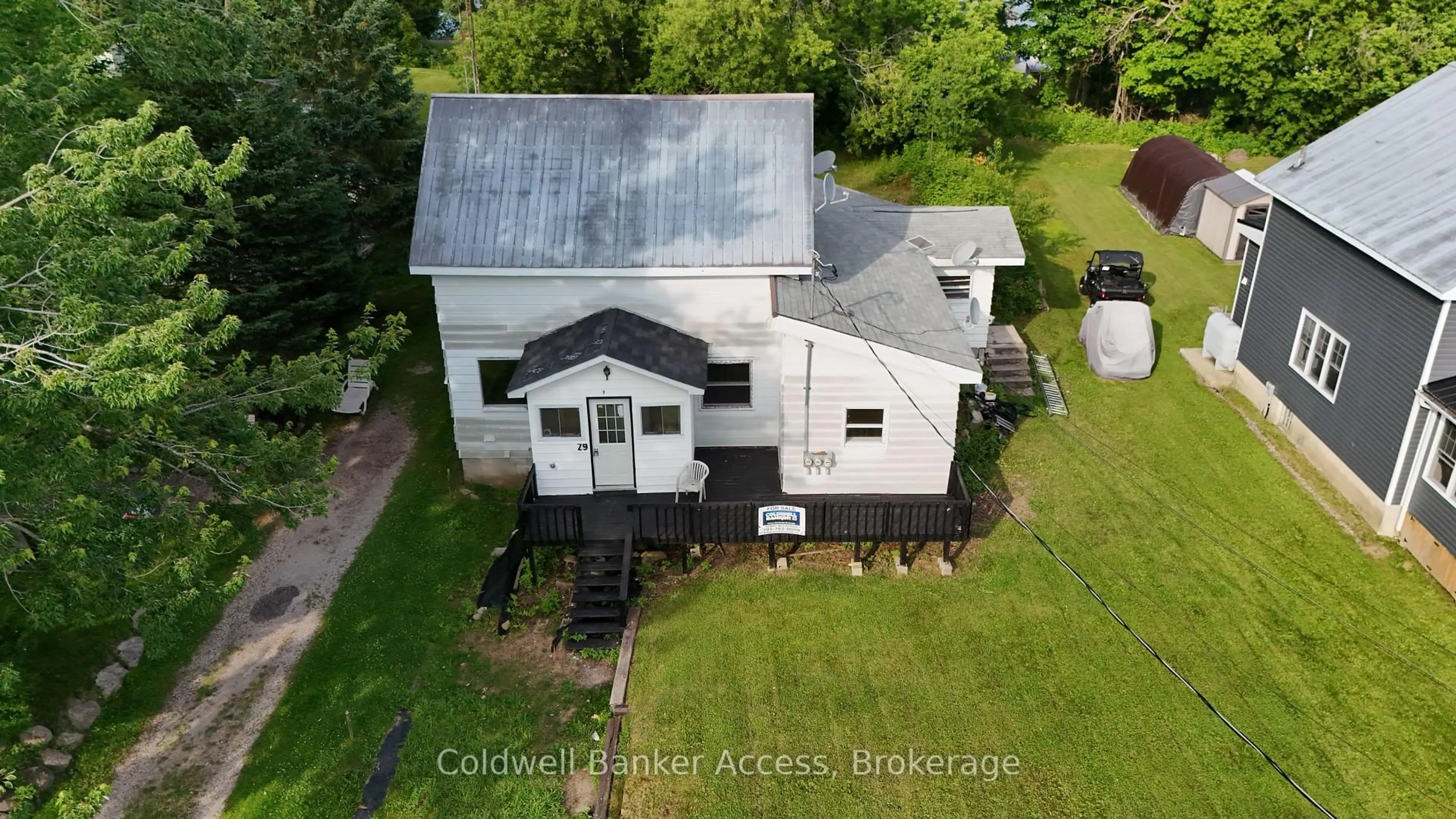 A pic from outside/outdoor area/front of a property/back of a property/a pic from drone, building for 29 Railway St, Georgian Bay Ontario P0C 1H0