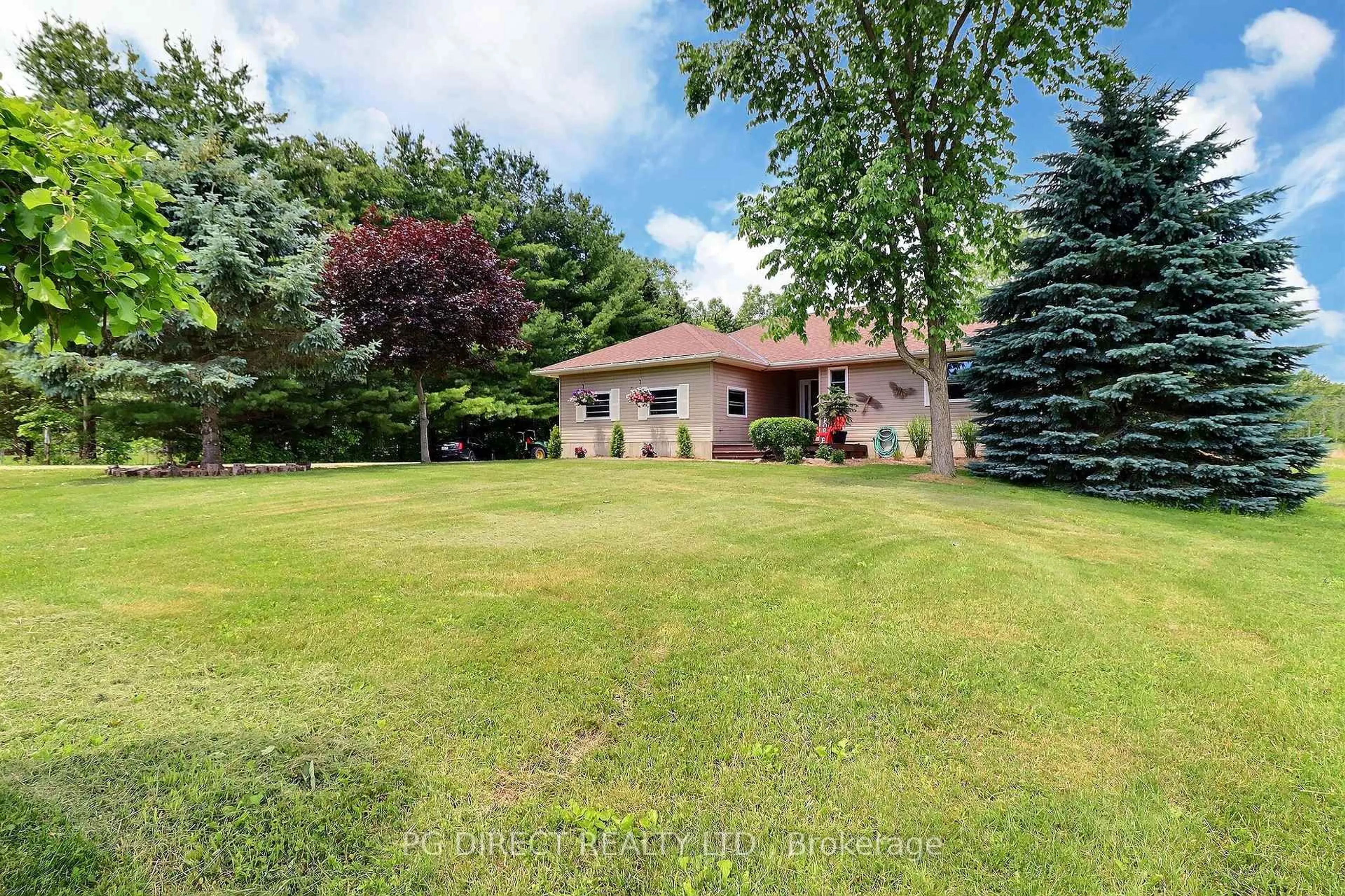 A pic from outside/outdoor area/front of a property/back of a property/a pic from drone, unknown for 26820 Marsh Line, Dutton/Dunwich Ontario N0L 1J0