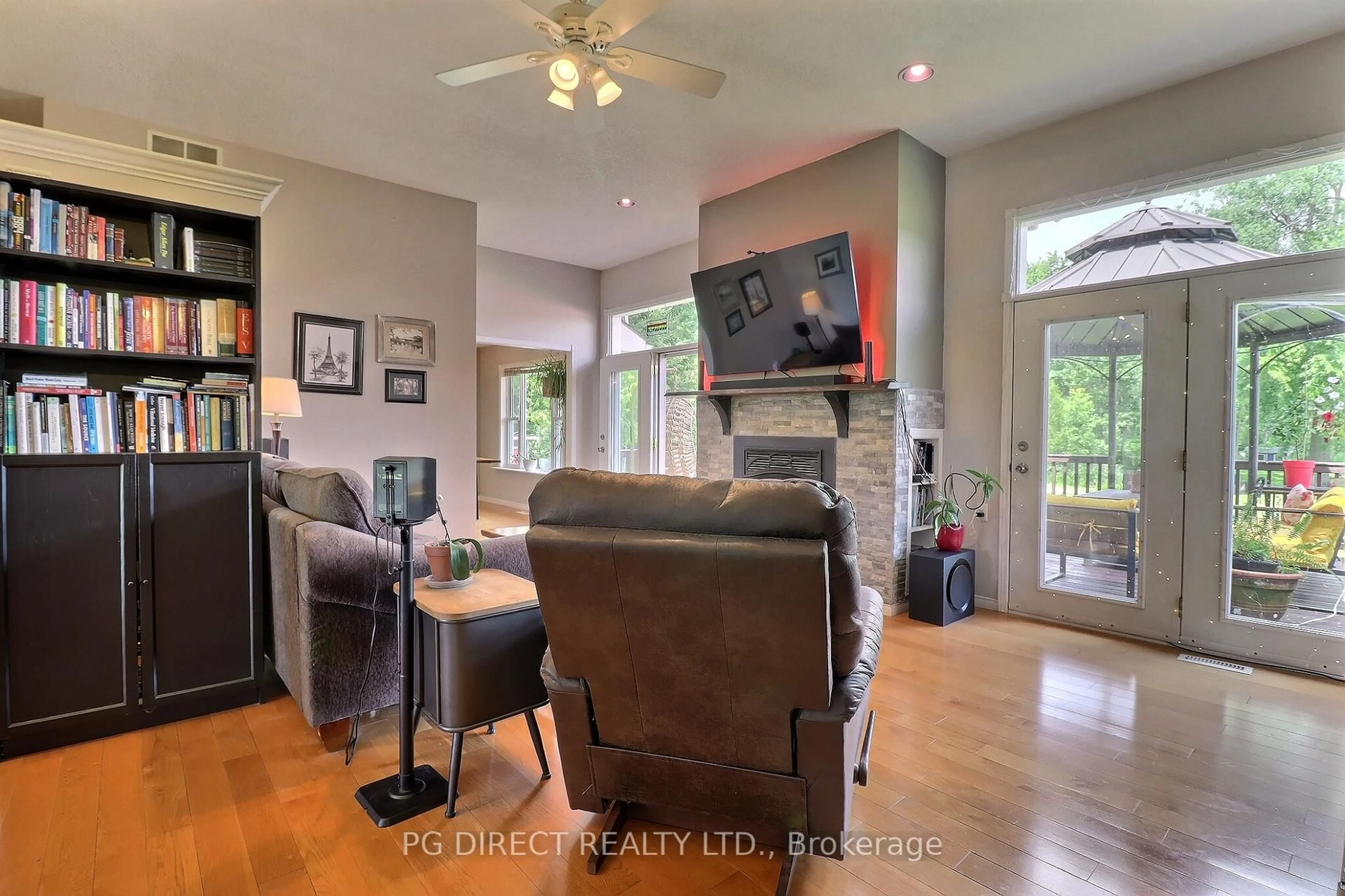 Open concept kitchen, unknown for 26820 Marsh Line, Dutton/Dunwich Ontario N0L 1J0