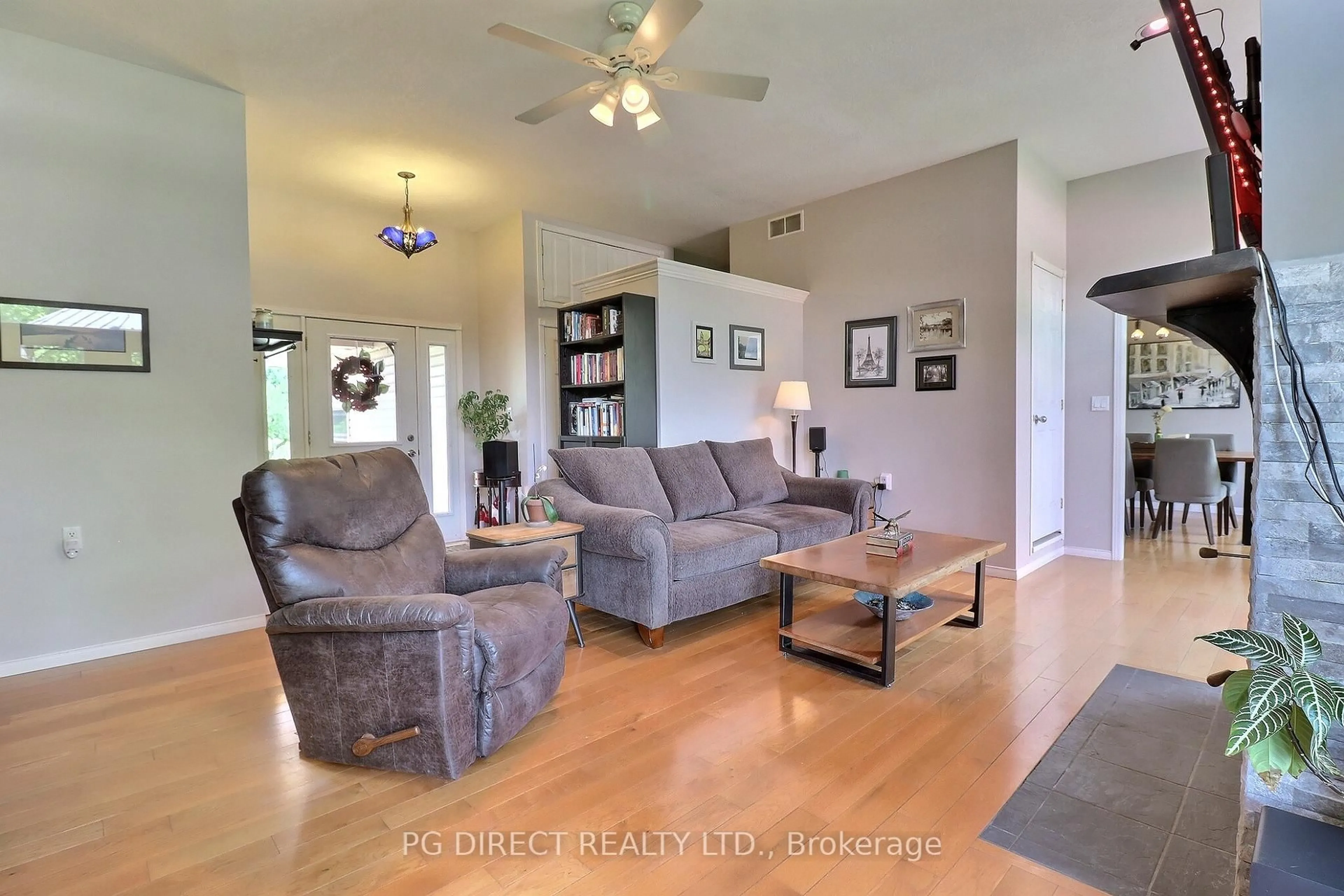 Living room with furniture, unknown for 26820 Marsh Line, Dutton/Dunwich Ontario N0L 1J0