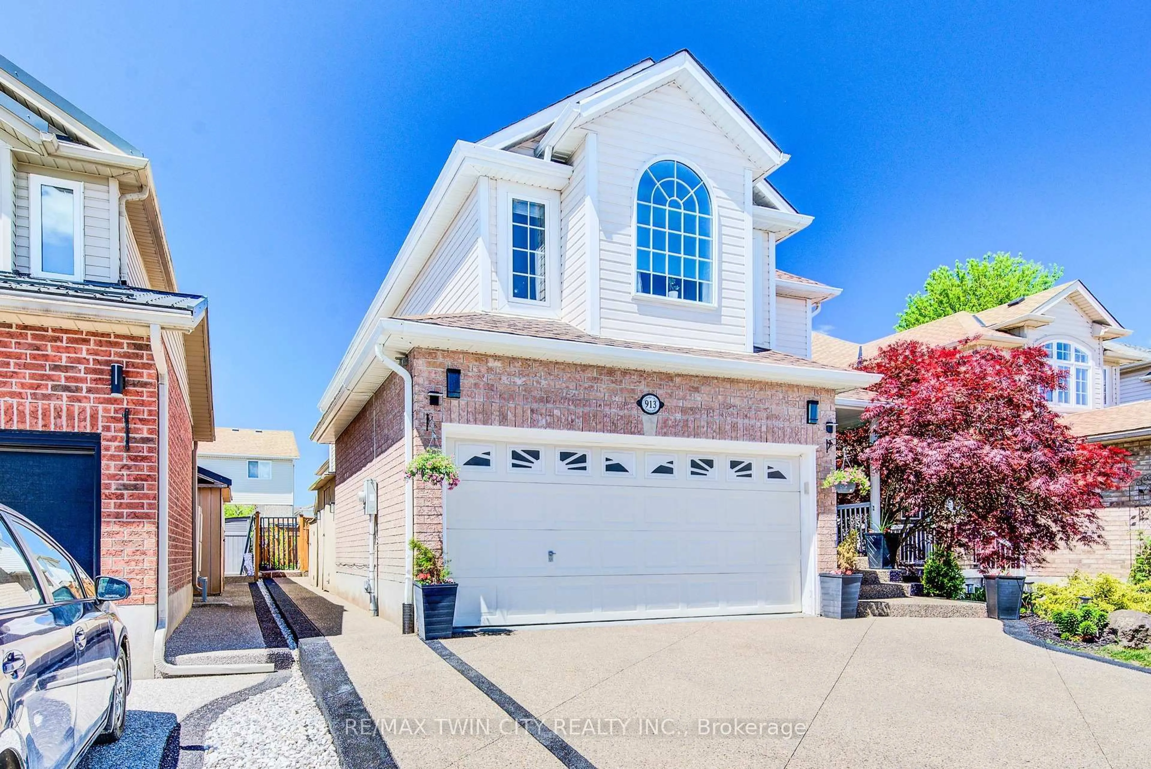 Unknown for 913 COPPER LEAF Cres, Kitchener Ontario N2E 3W1