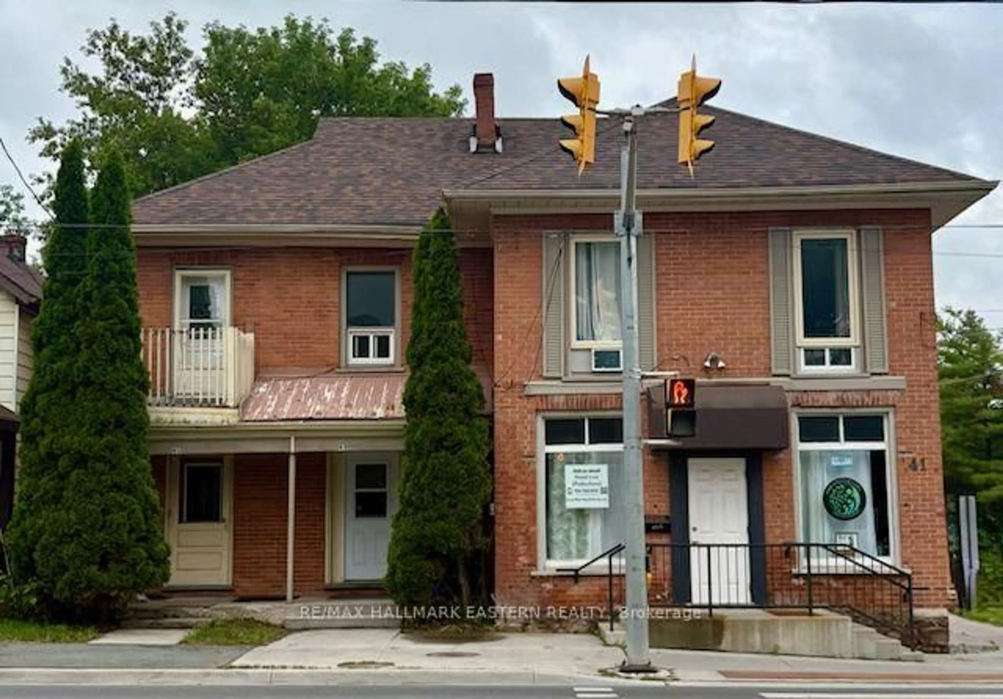 Home with brick exterior material, building for 41-45 Park St, Peterborough Ontario K9J 3R6
