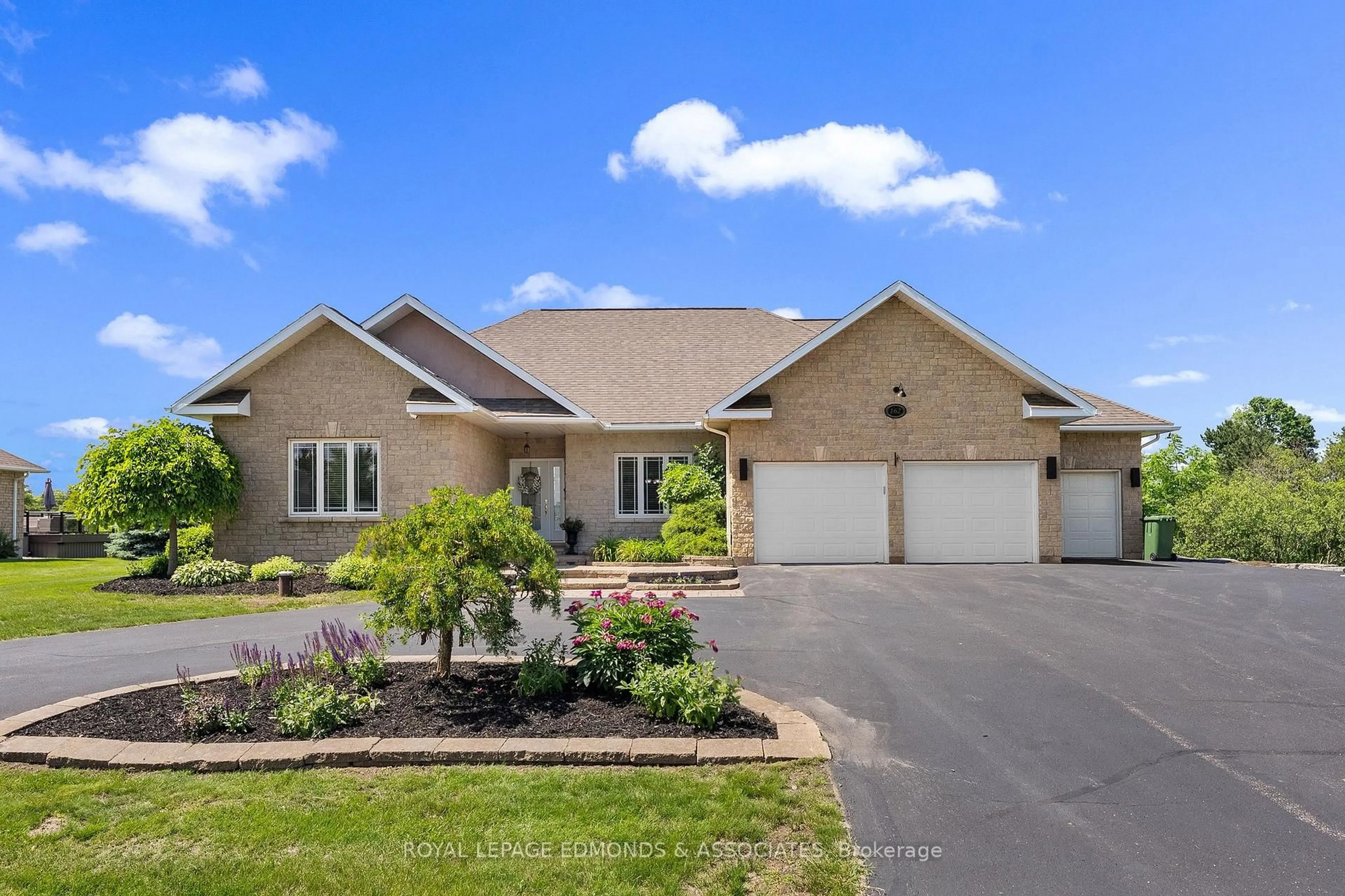 Unknown for 162 Pleasant View Dr, Pembroke Ontario K8B 1B8