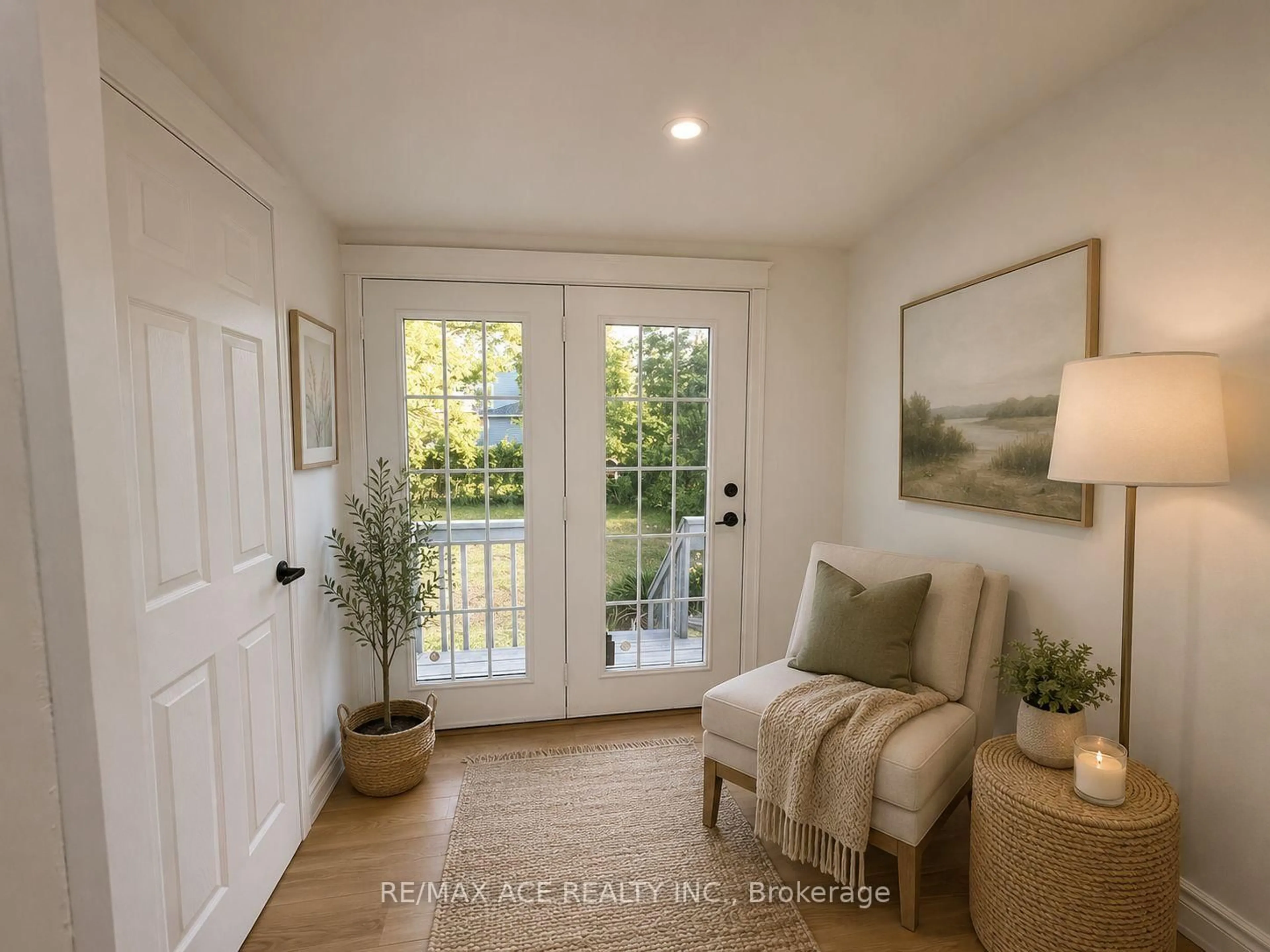 Indoor entryway for 123 Oakwood Ave, North Bay Ontario P1B 5H8