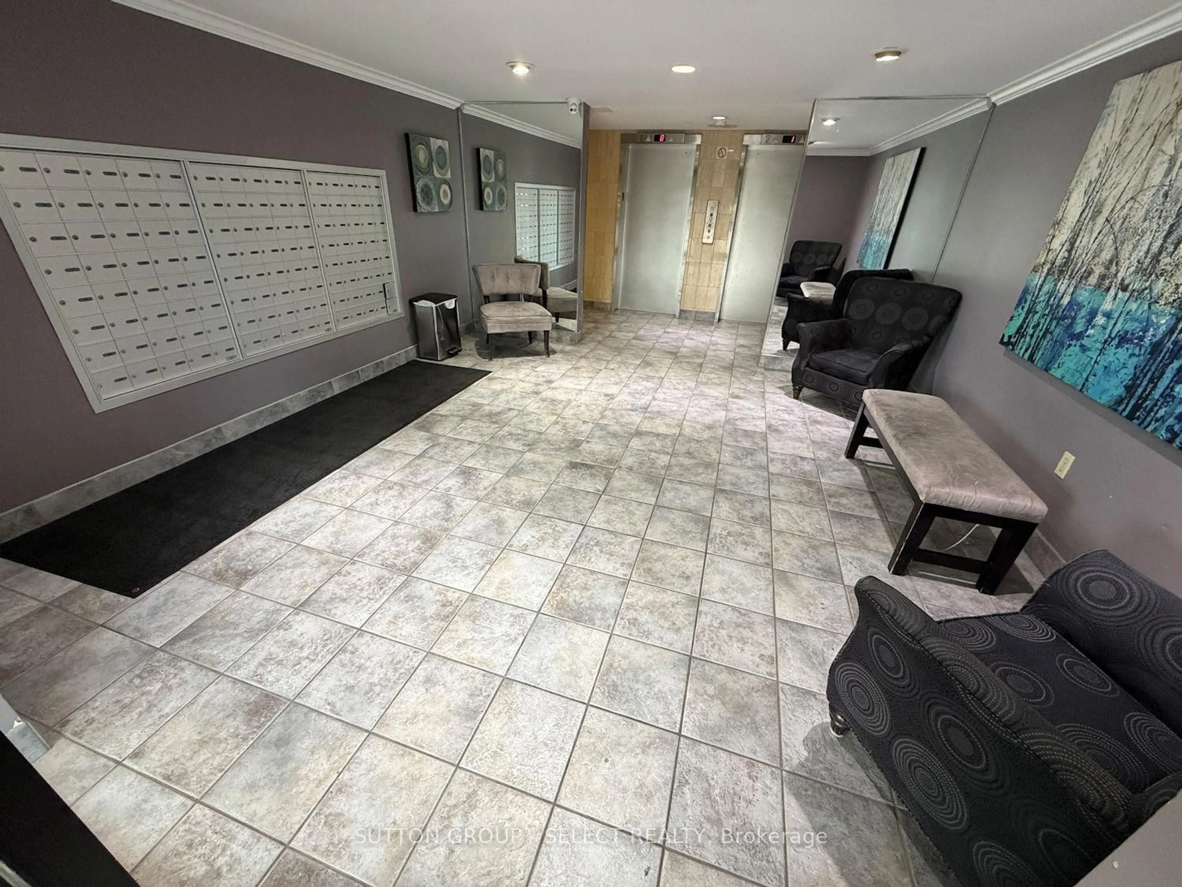 Lobby for 600 Grenfell Dr #810, London North Ontario N5X 2R8