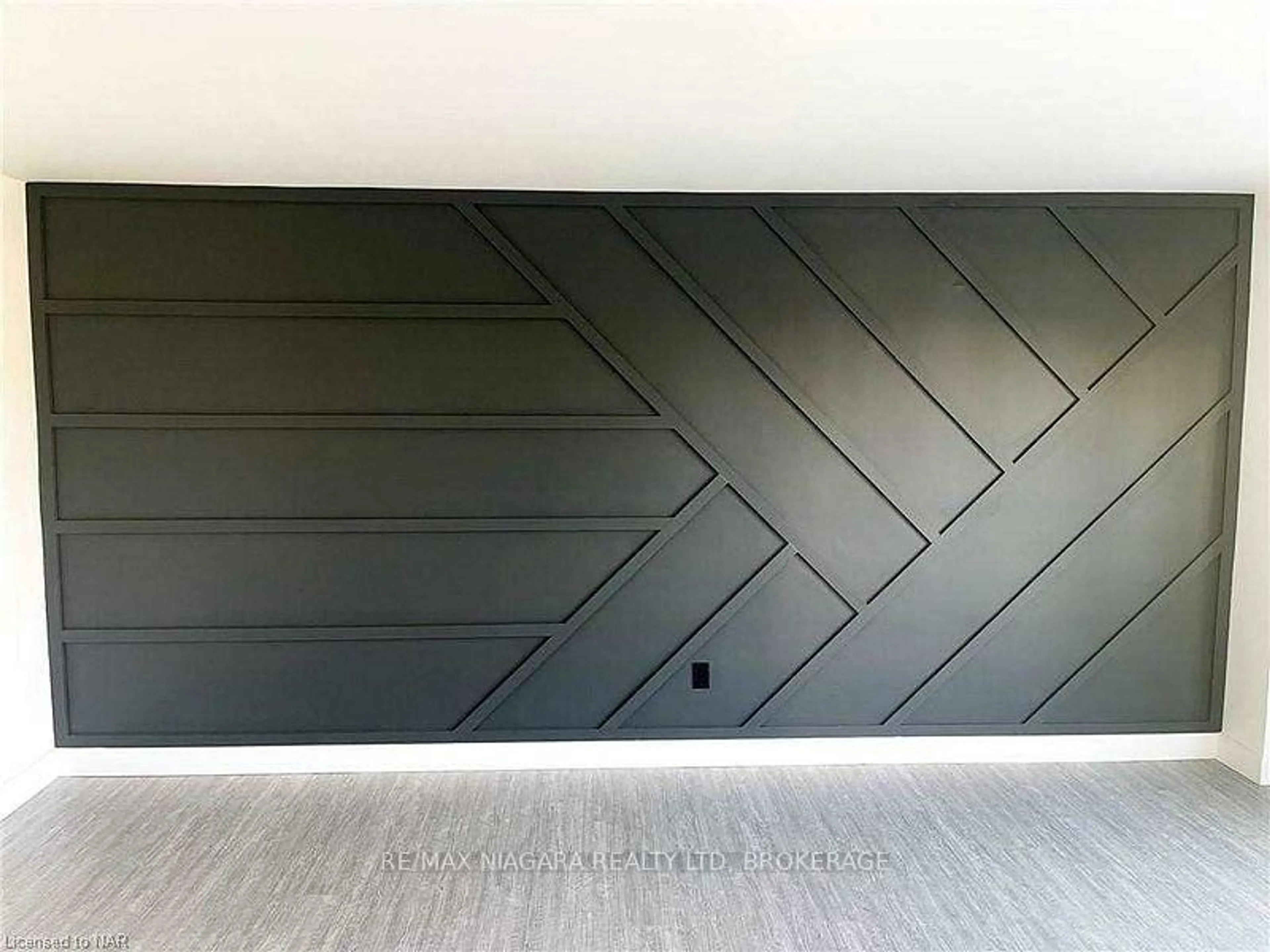 Indoor entryway for 69 Hagey Ave #2, Fort Erie Ontario L2A 1W5